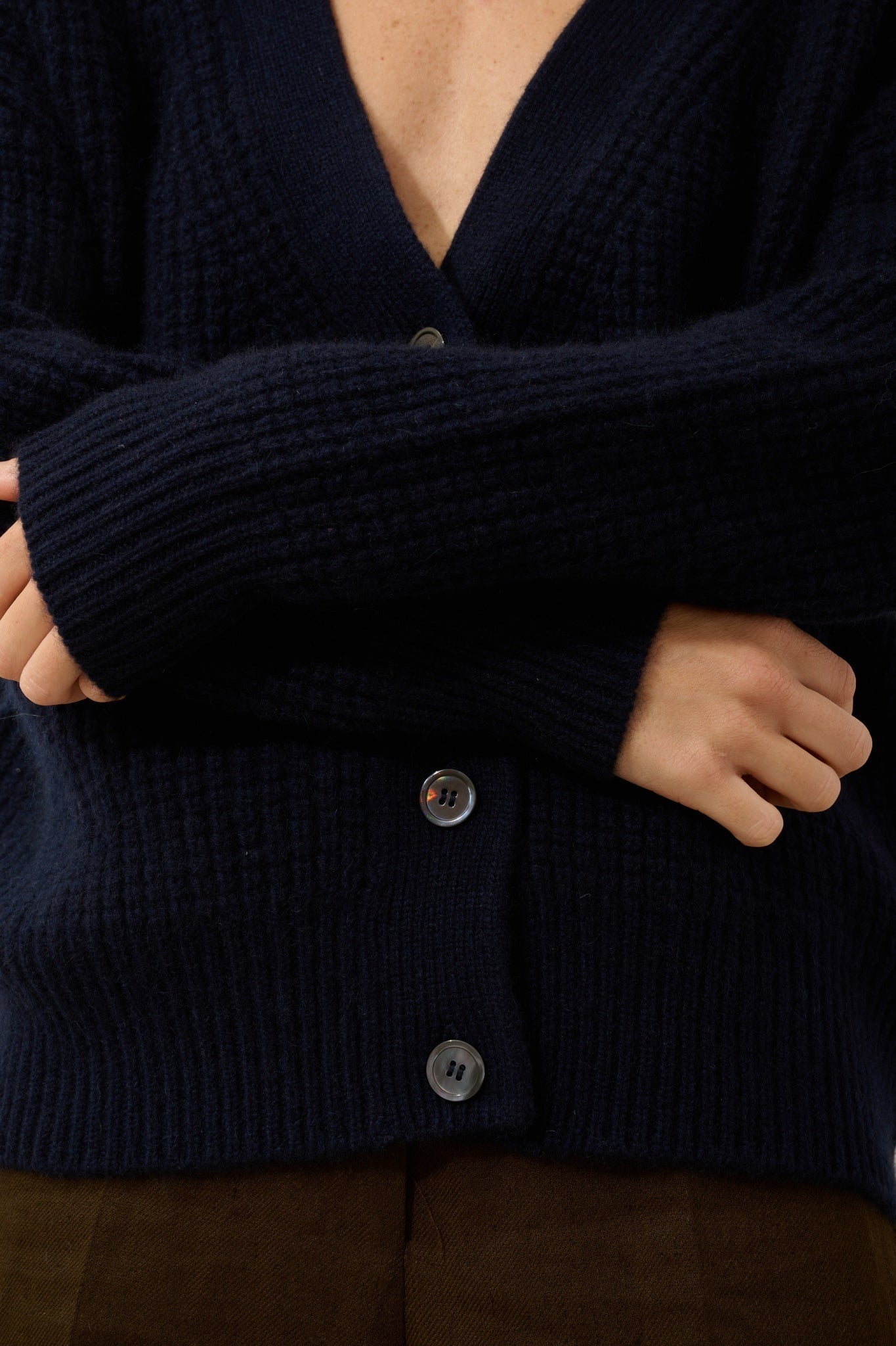 CHODRAK 8-ply navy V-neck cardigan