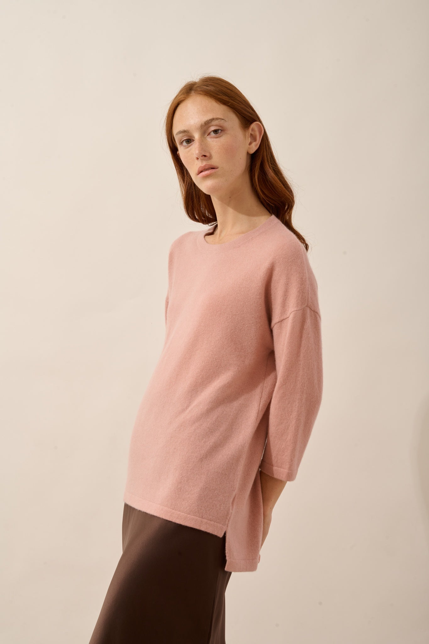 CLATT rosewood round neck sweater
