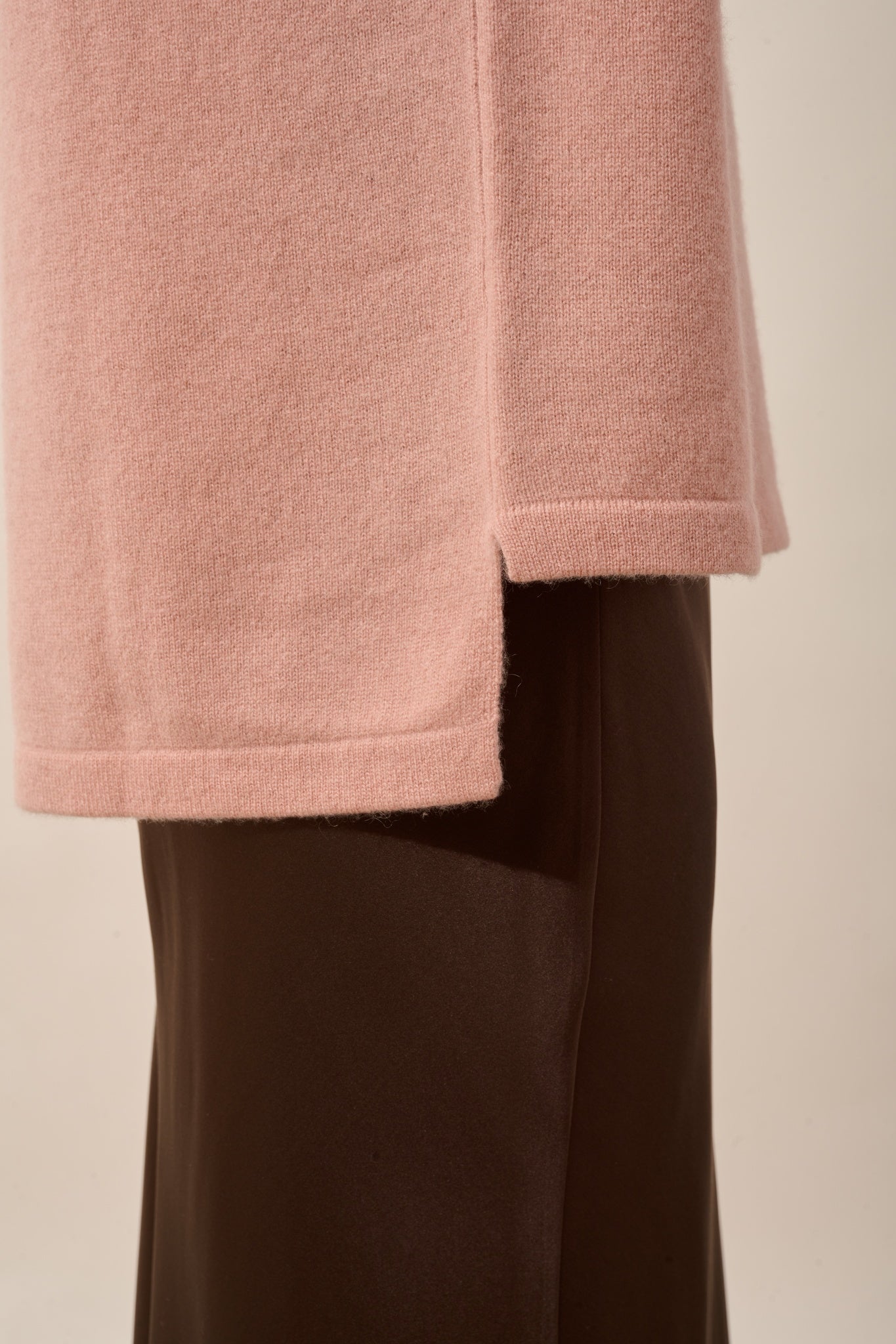 CLATT rosewood round neck sweater