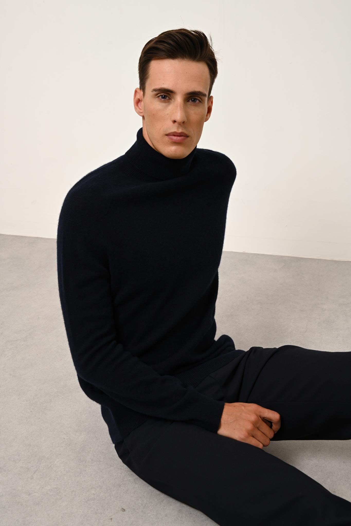 CONNOR pull col roulé navy