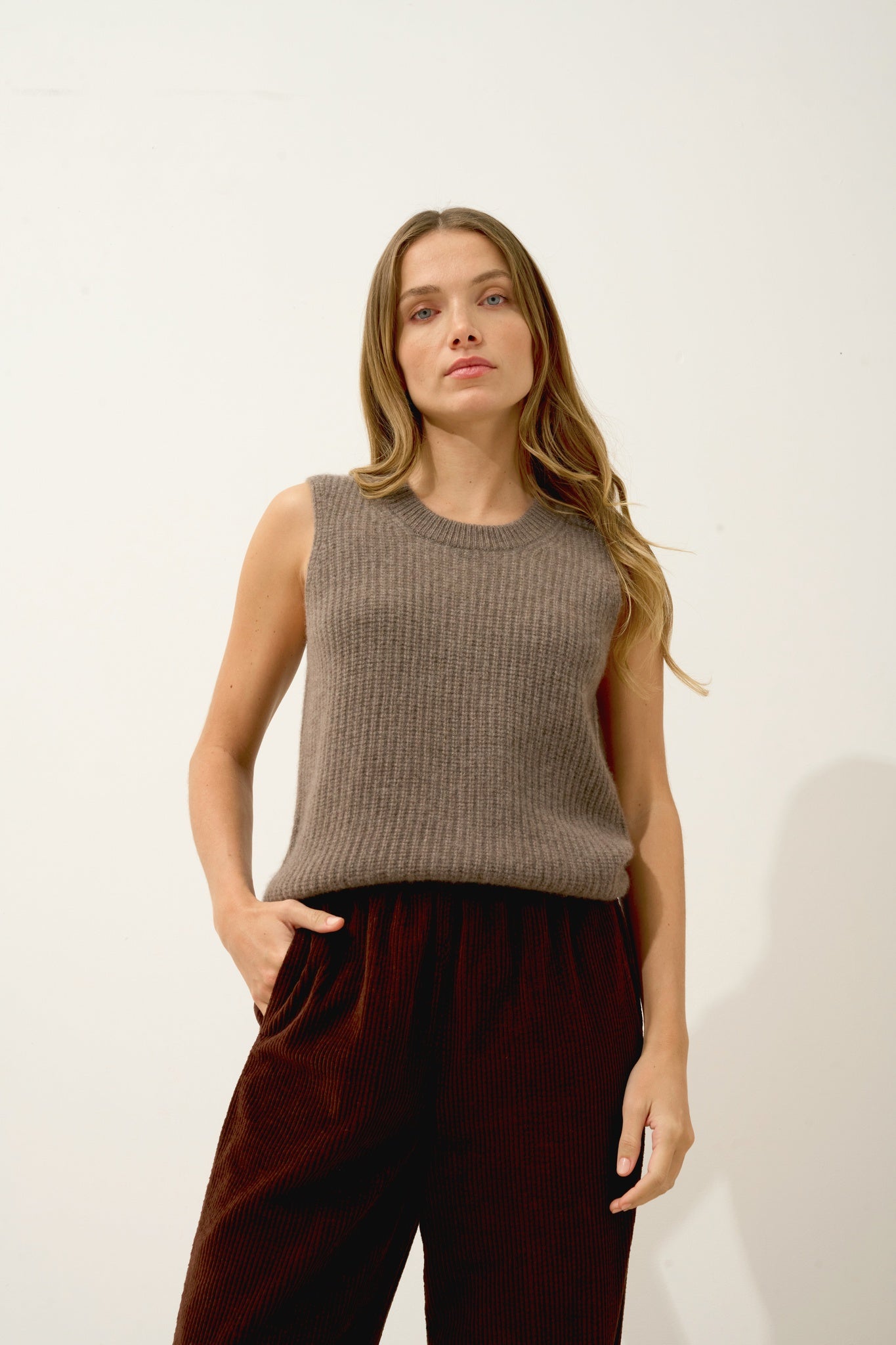 DAMPA round-neck tank top in mottled taupe