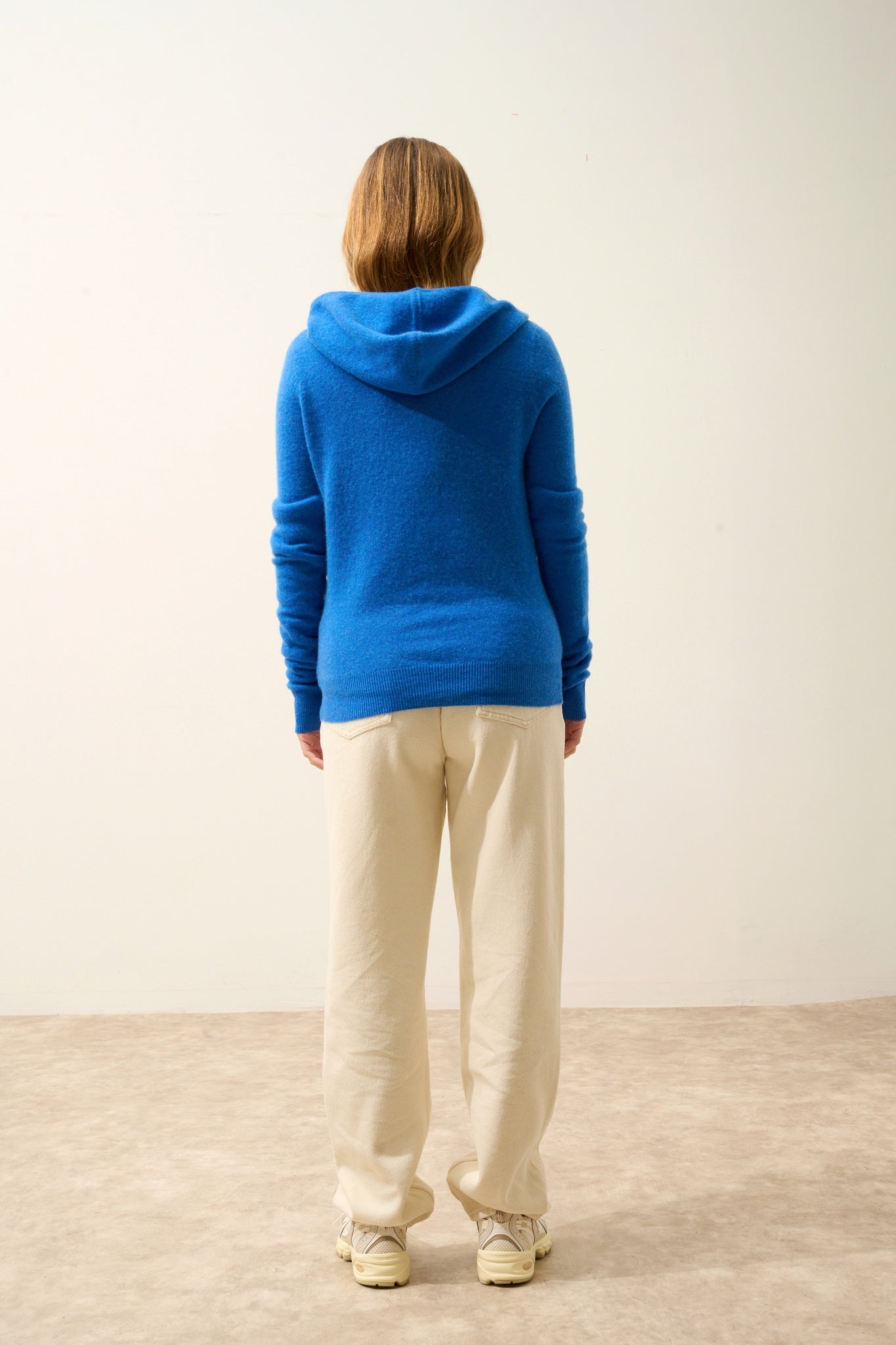 DEBBIE gilet col zippé capuche bleu électrique