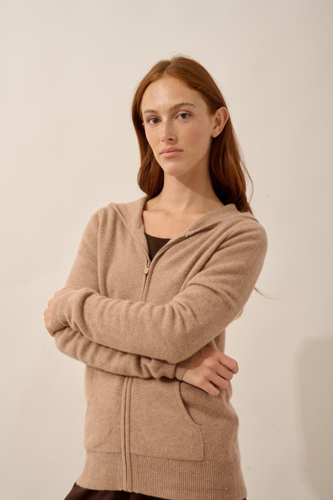 debbie gilet col zippé capuche camel chiné