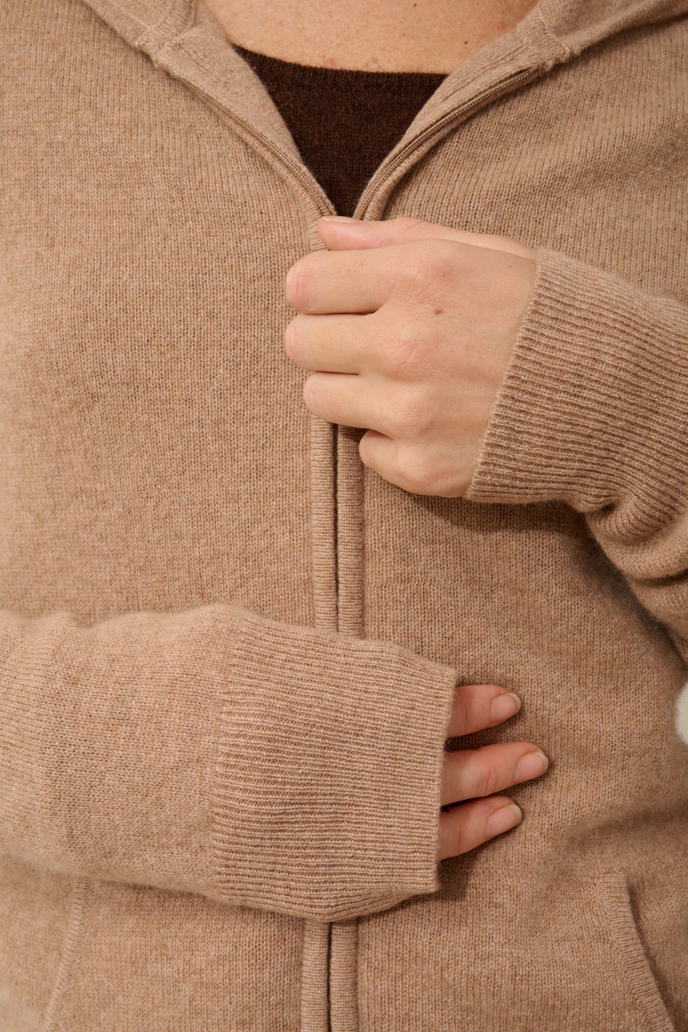 debbie gilet col zippé capuche camel chiné