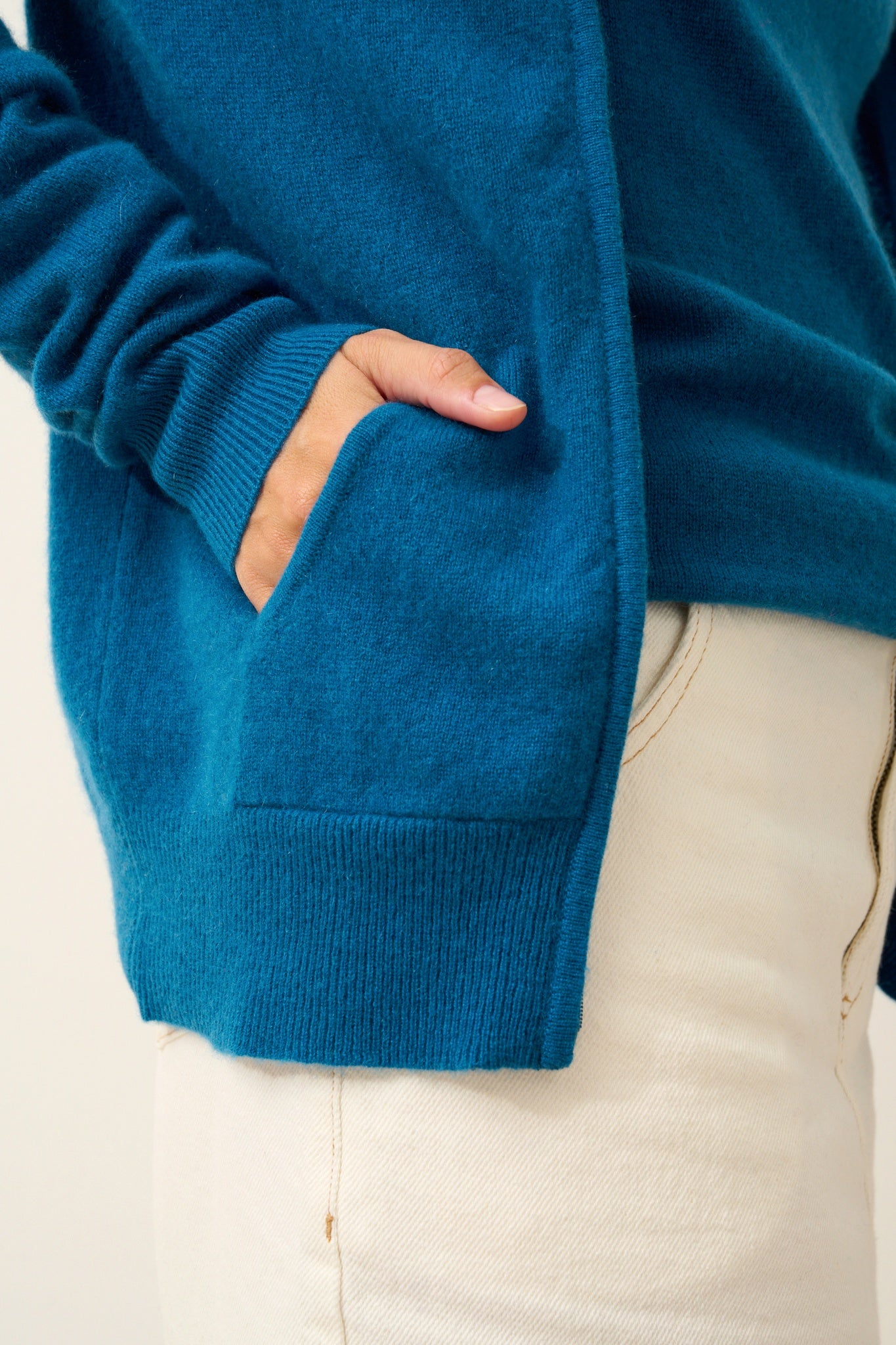 DEBBIE gilet col zippé capuche paon