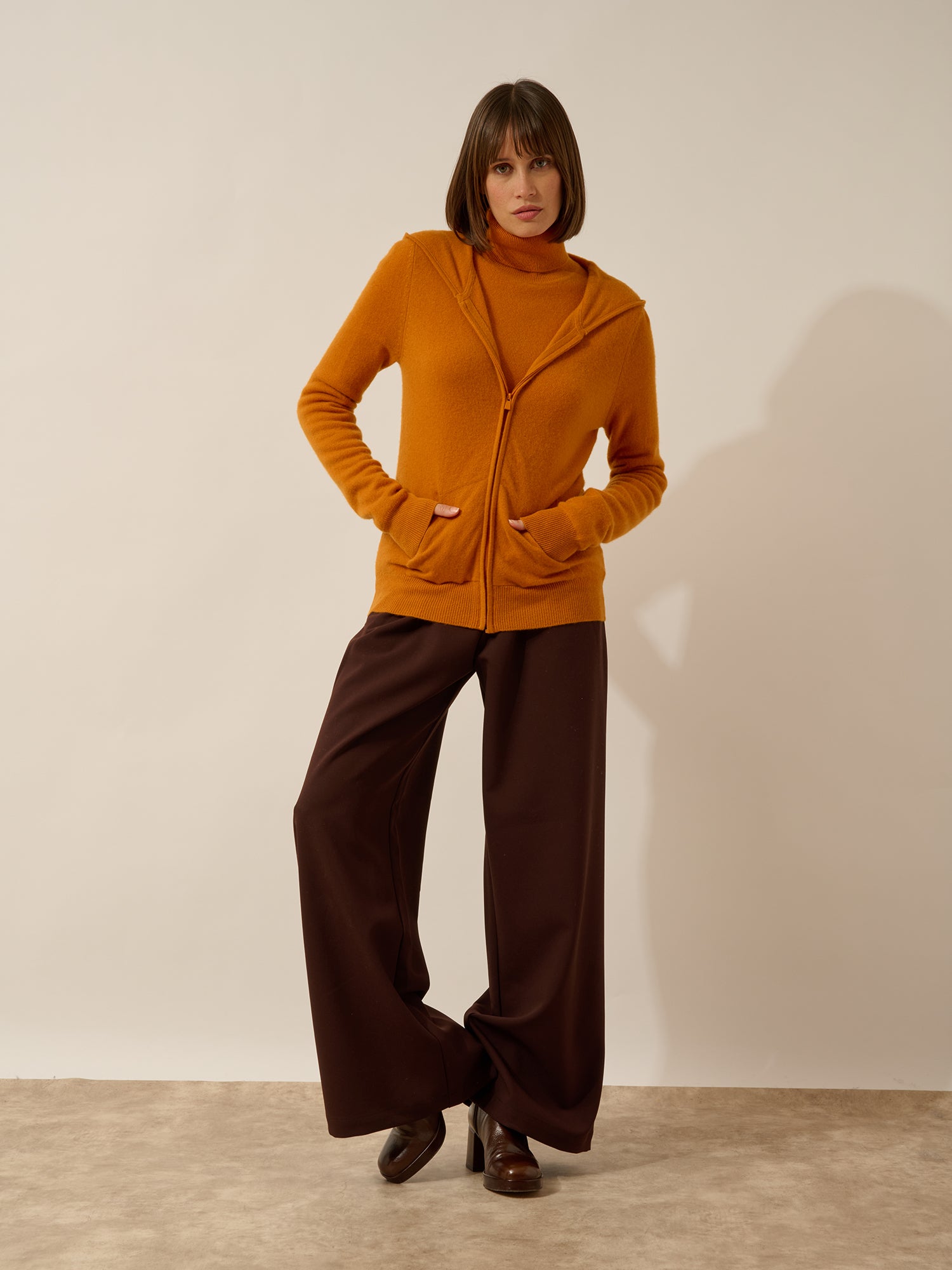 DEBBIE gilet zippé capuche ocre