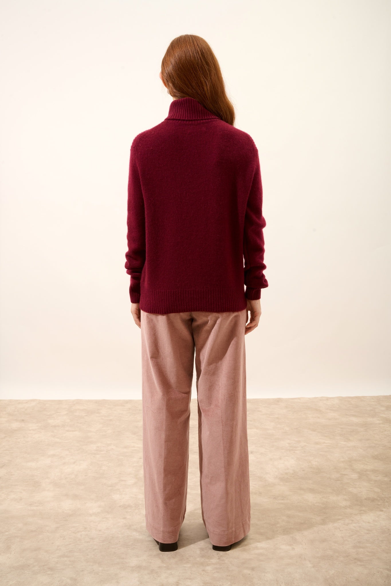 DOLMA pull col roulé bordeaux