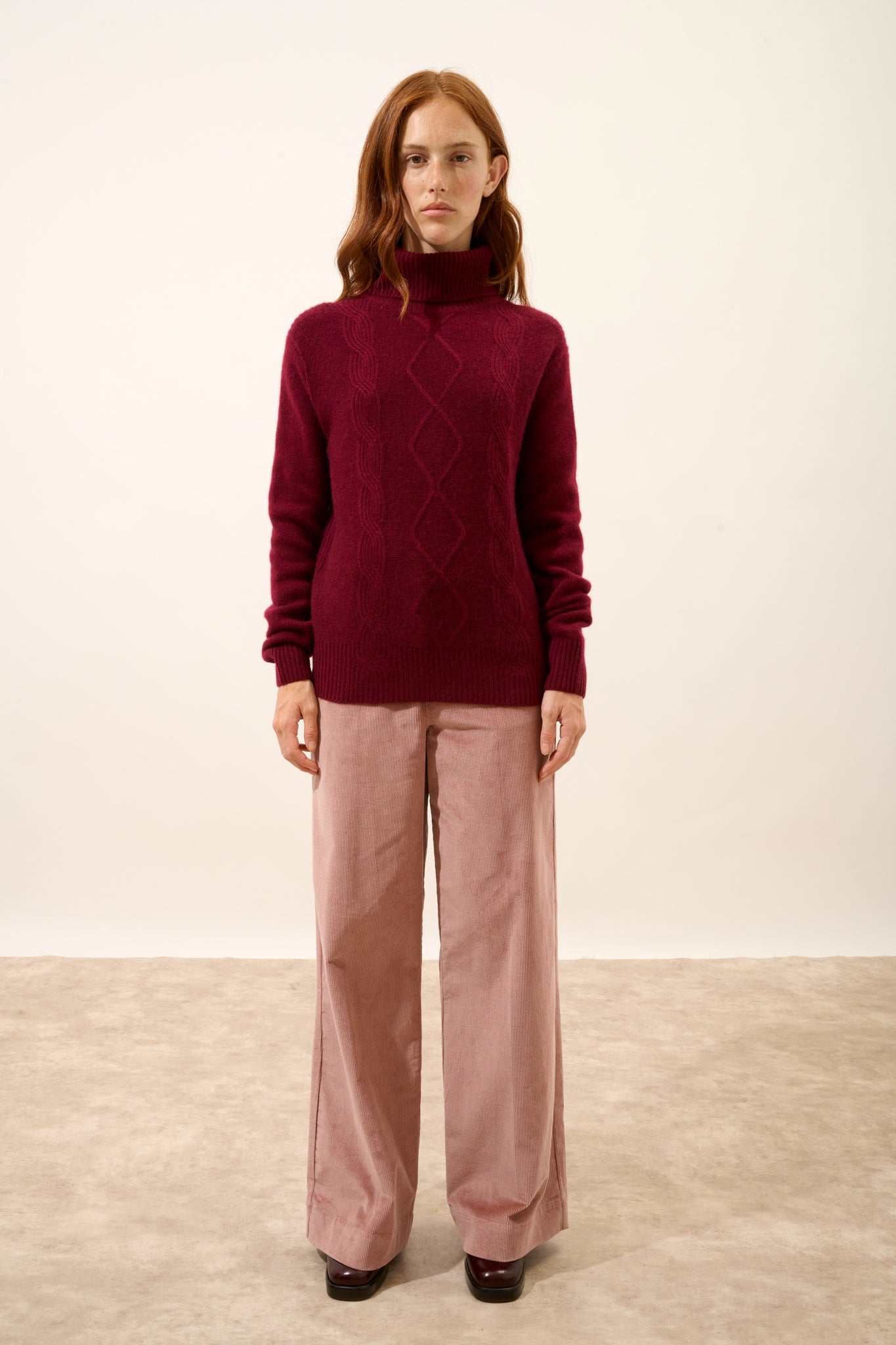 DOLMA pull col roulé bordeaux