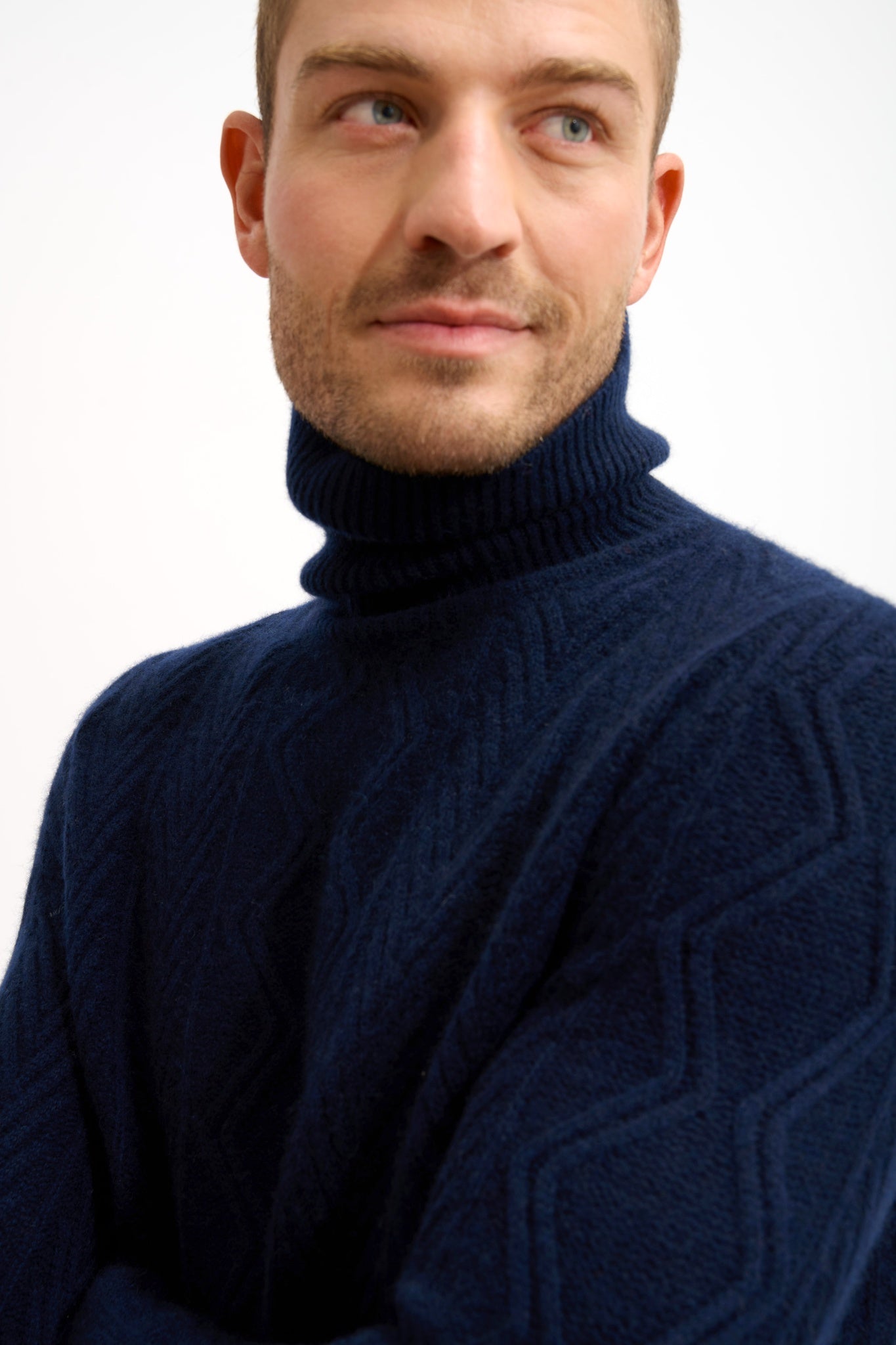 DORJE pull col roulé navy