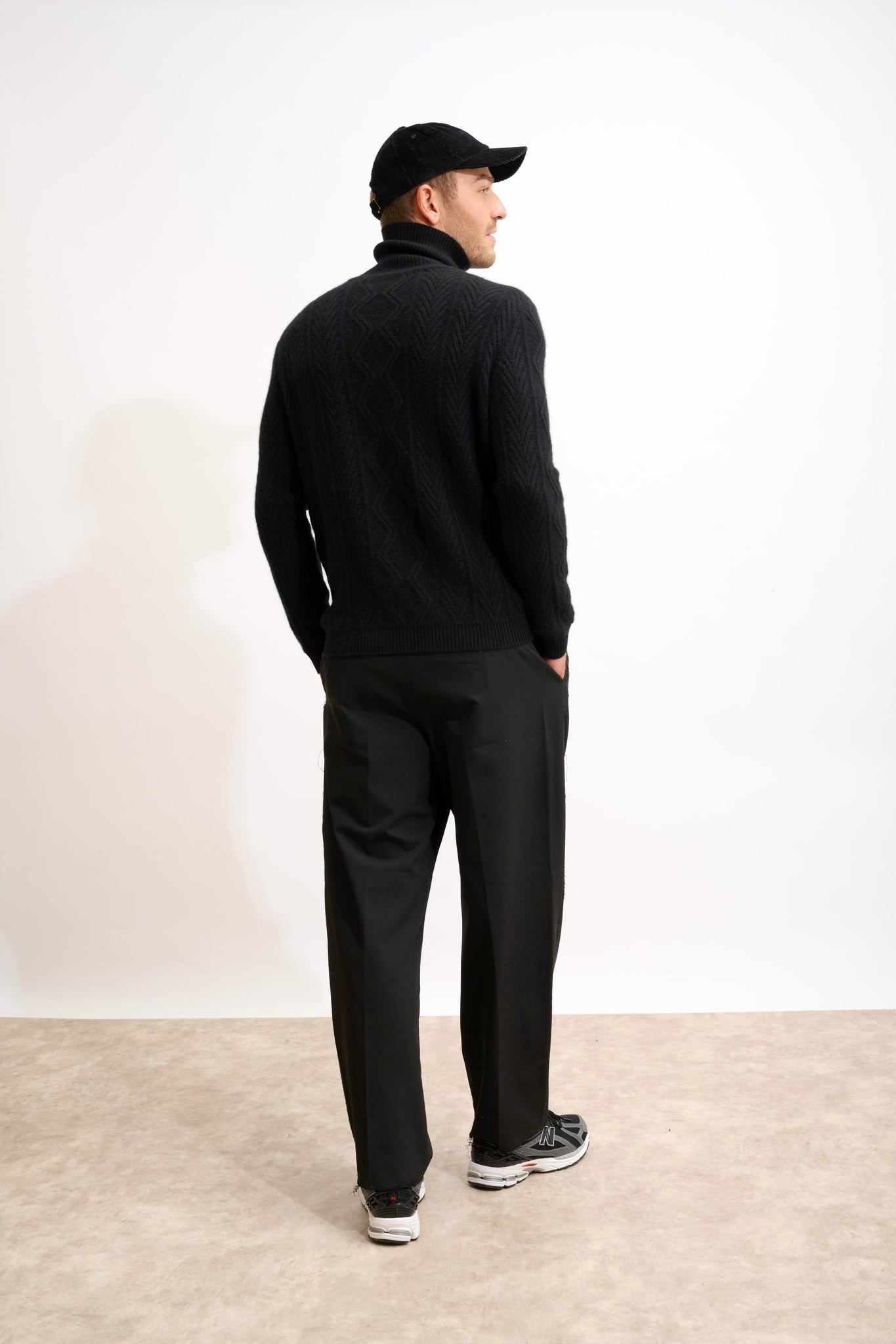 DORJE pull col roulé noir