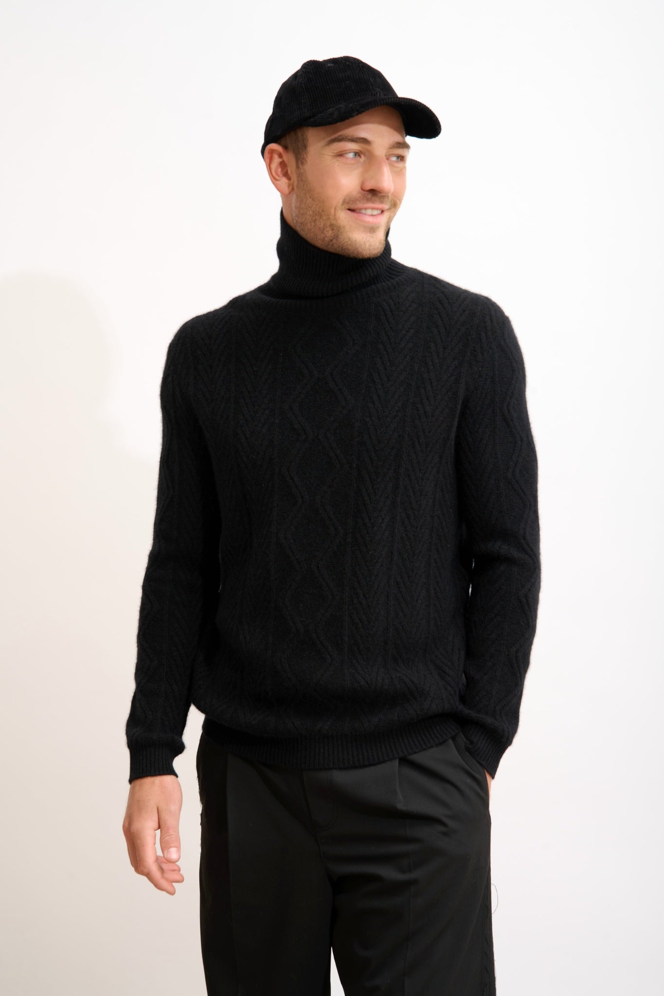 DORJE pull col roulé noir