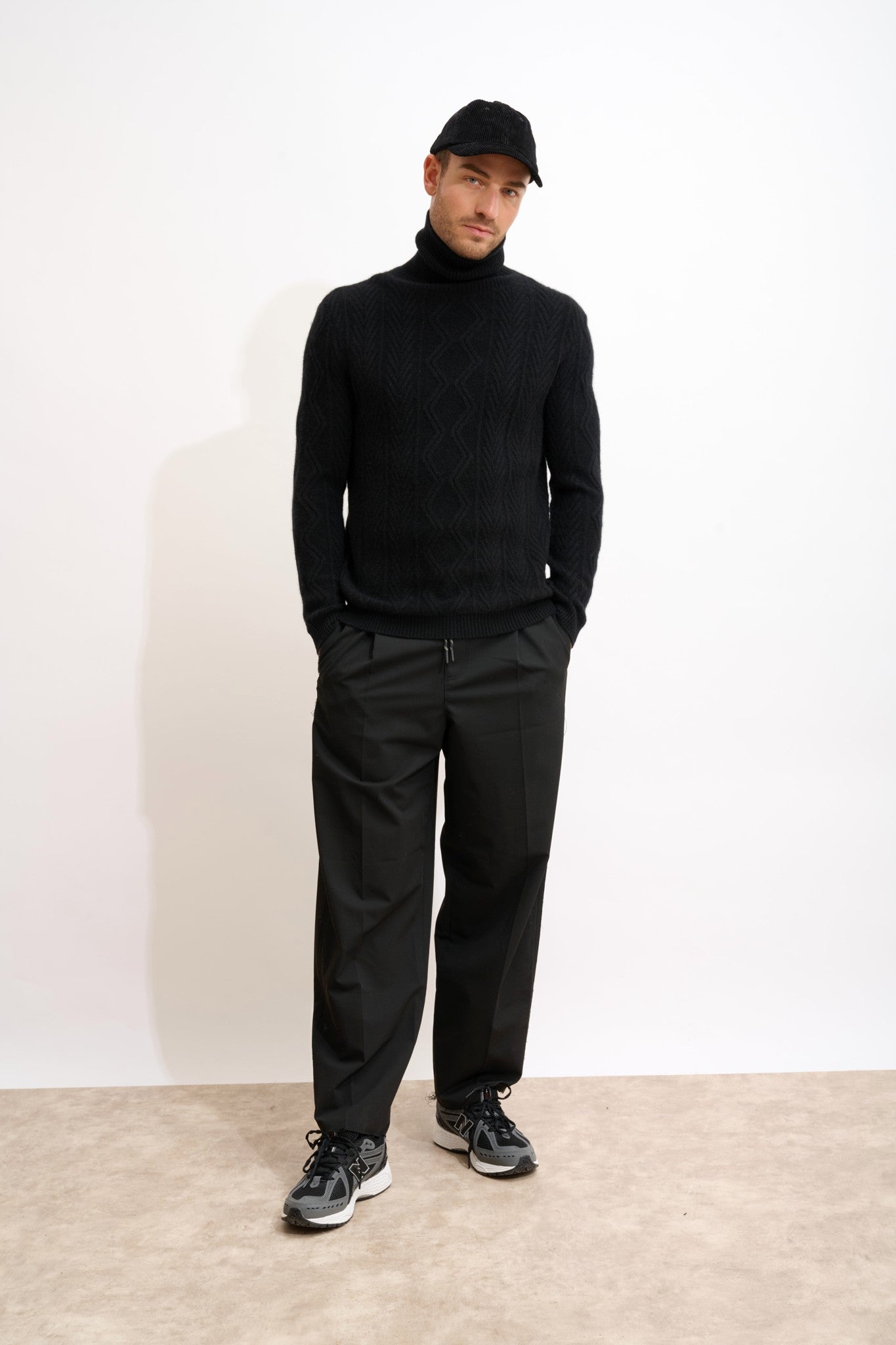 dorje pull col roulé noir