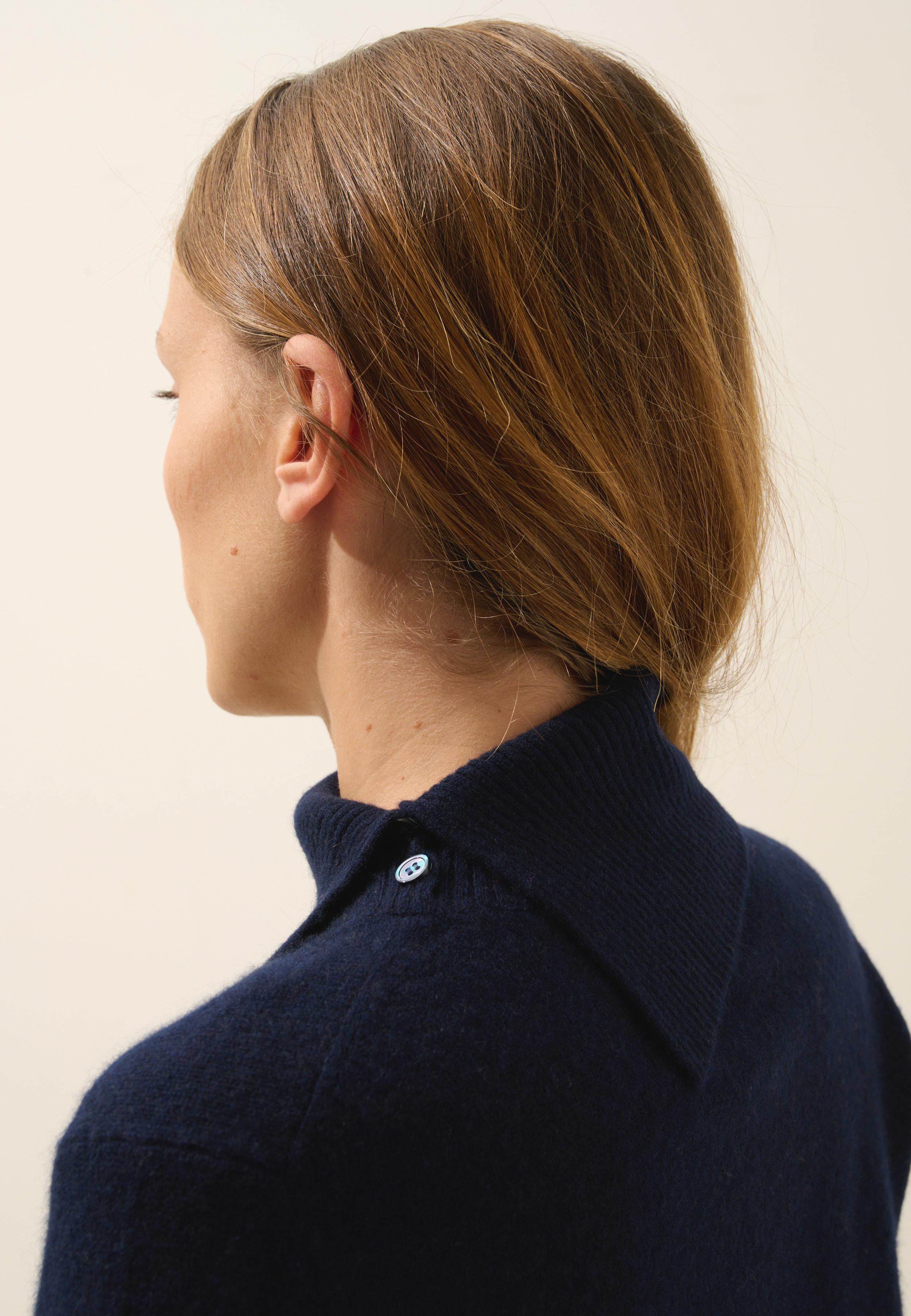 DUNDEE navy turtleneck sweater