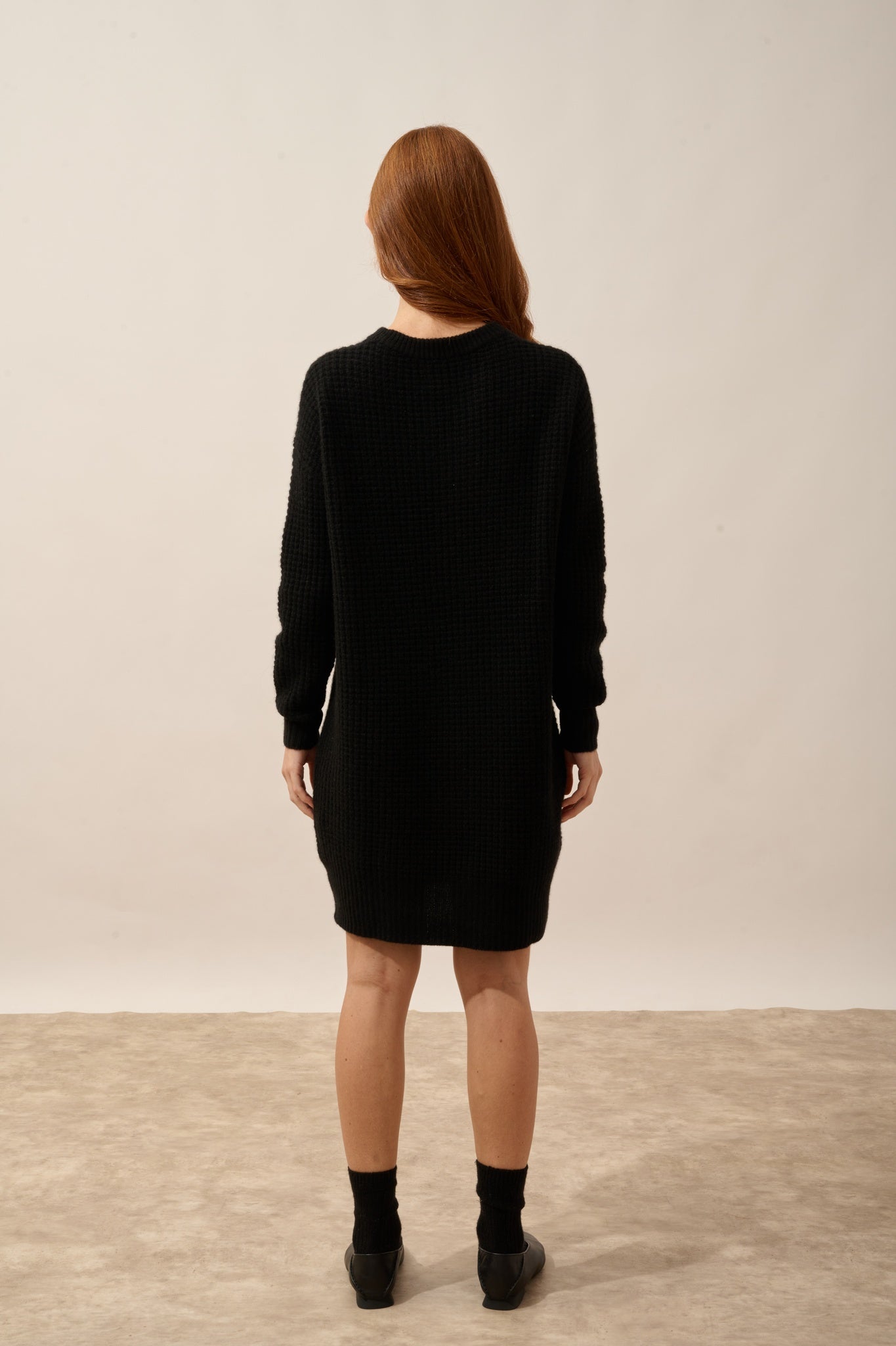 ELENA robe col rond 6 fils noir