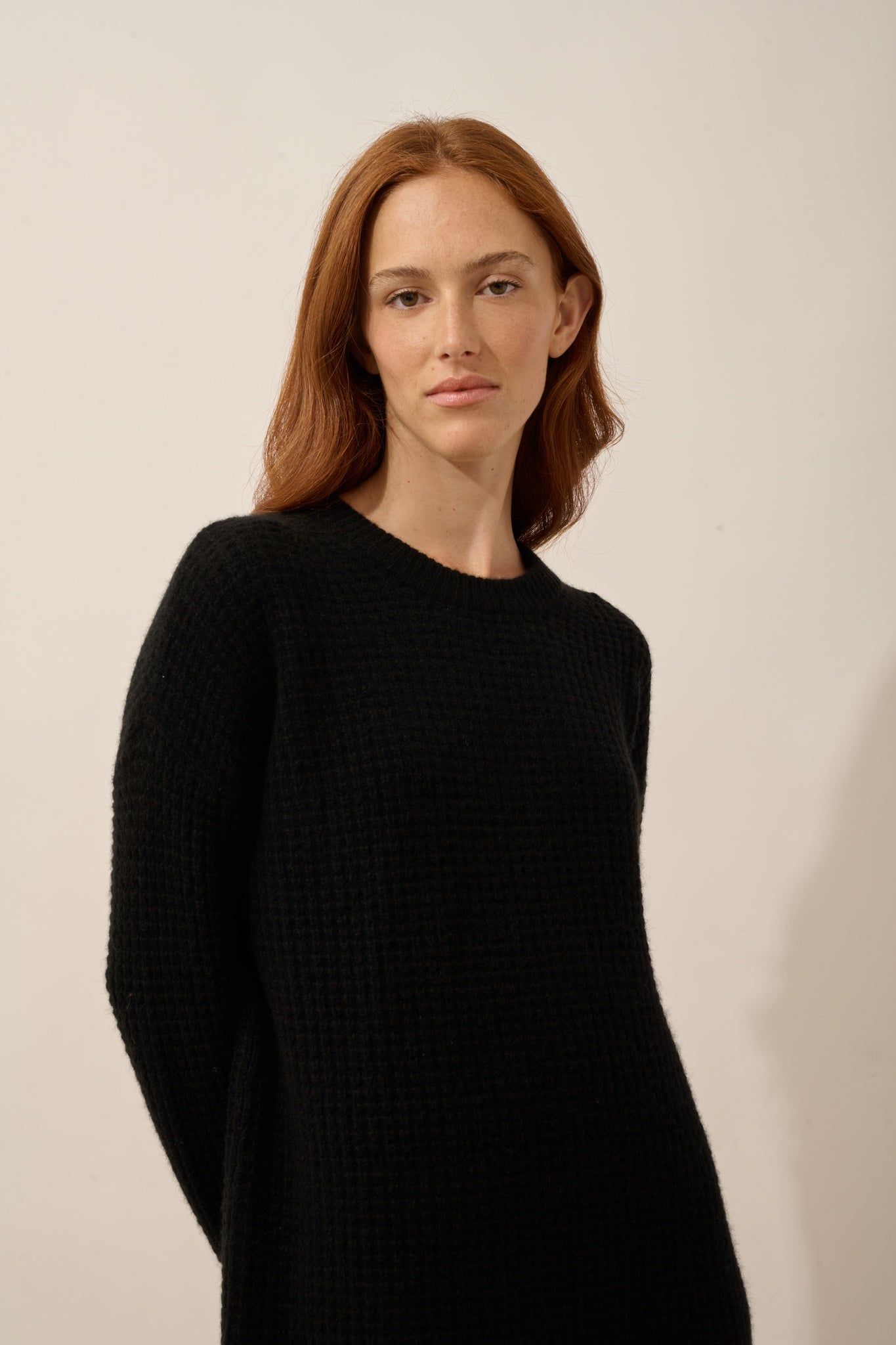 ELENA robe col rond 6 fils noir