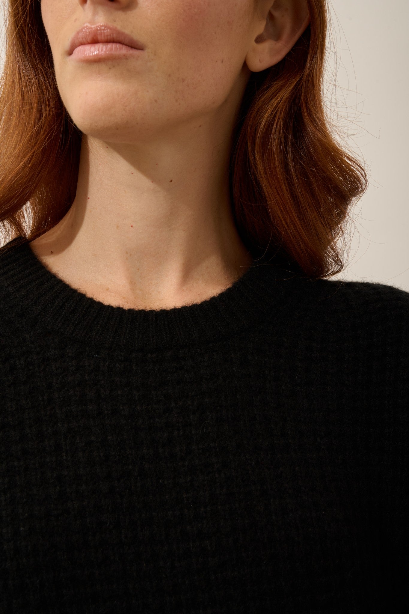 elena robe col rond 6 fils noir