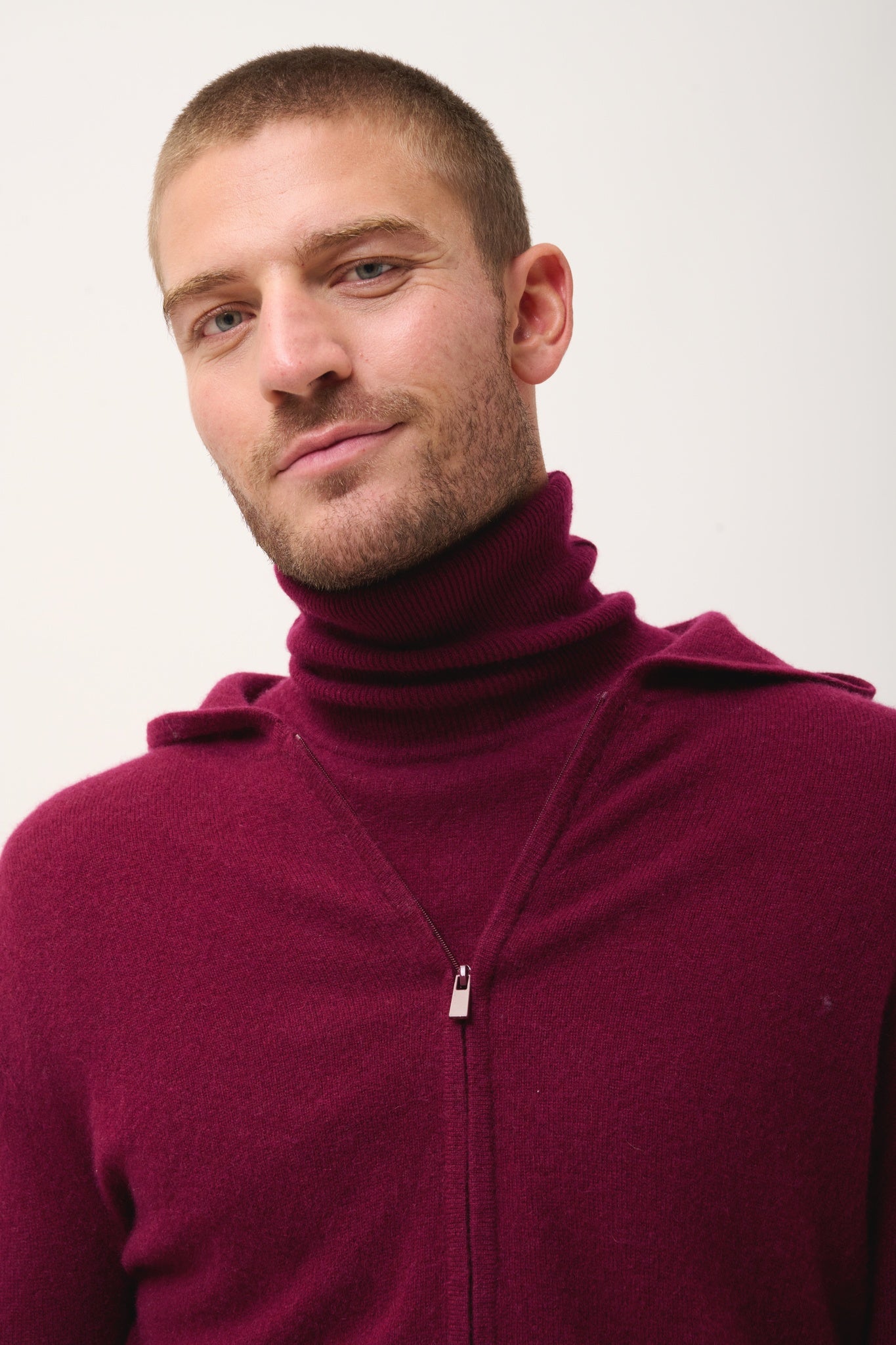 ELLIOT gilet col zippé capuche bordeaux