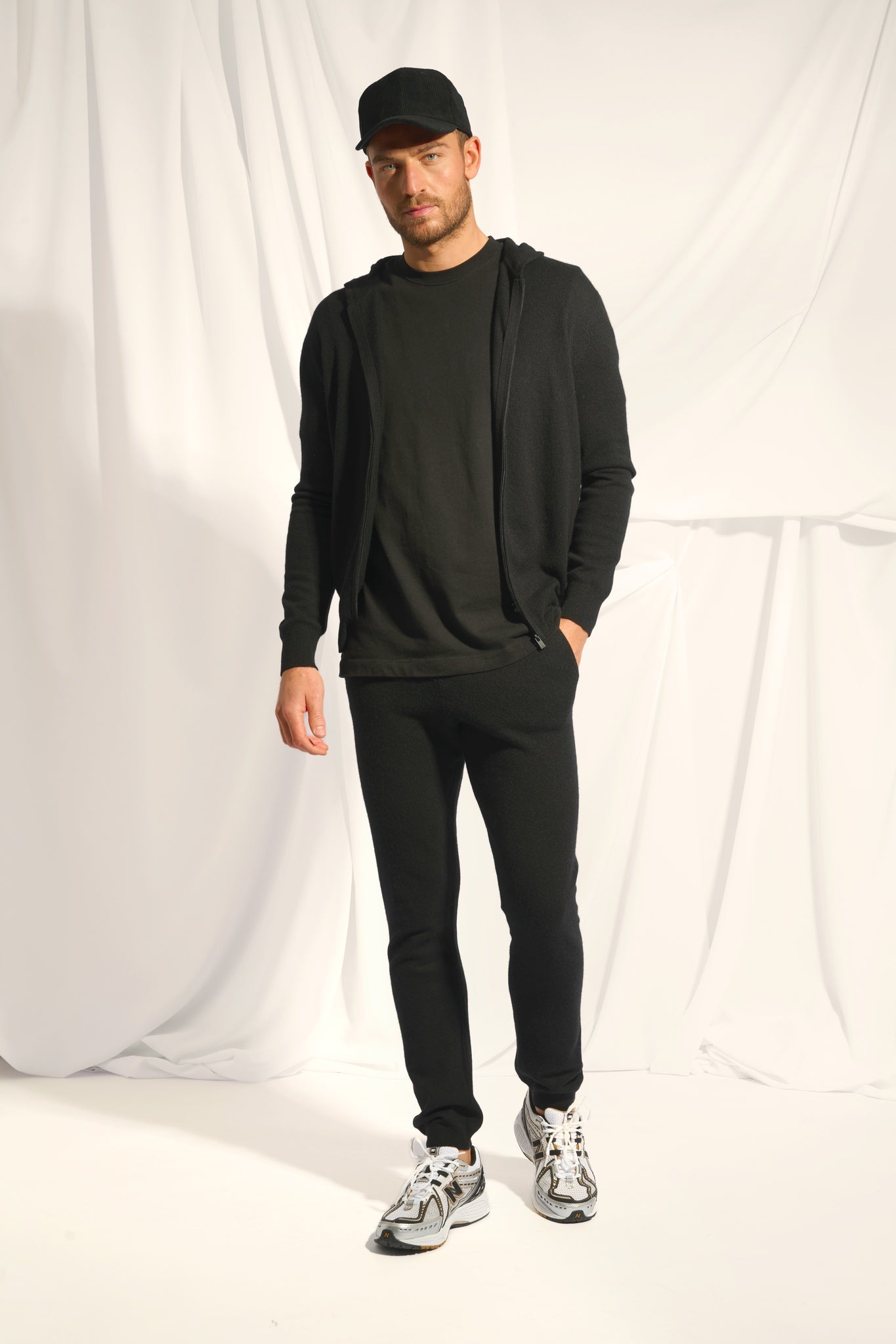 ELLIOT gilet col zippé capuche noir