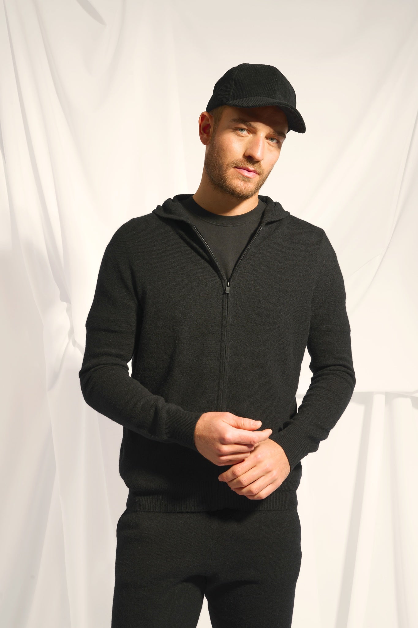 ELLIOT gilet col zippé capuche noir