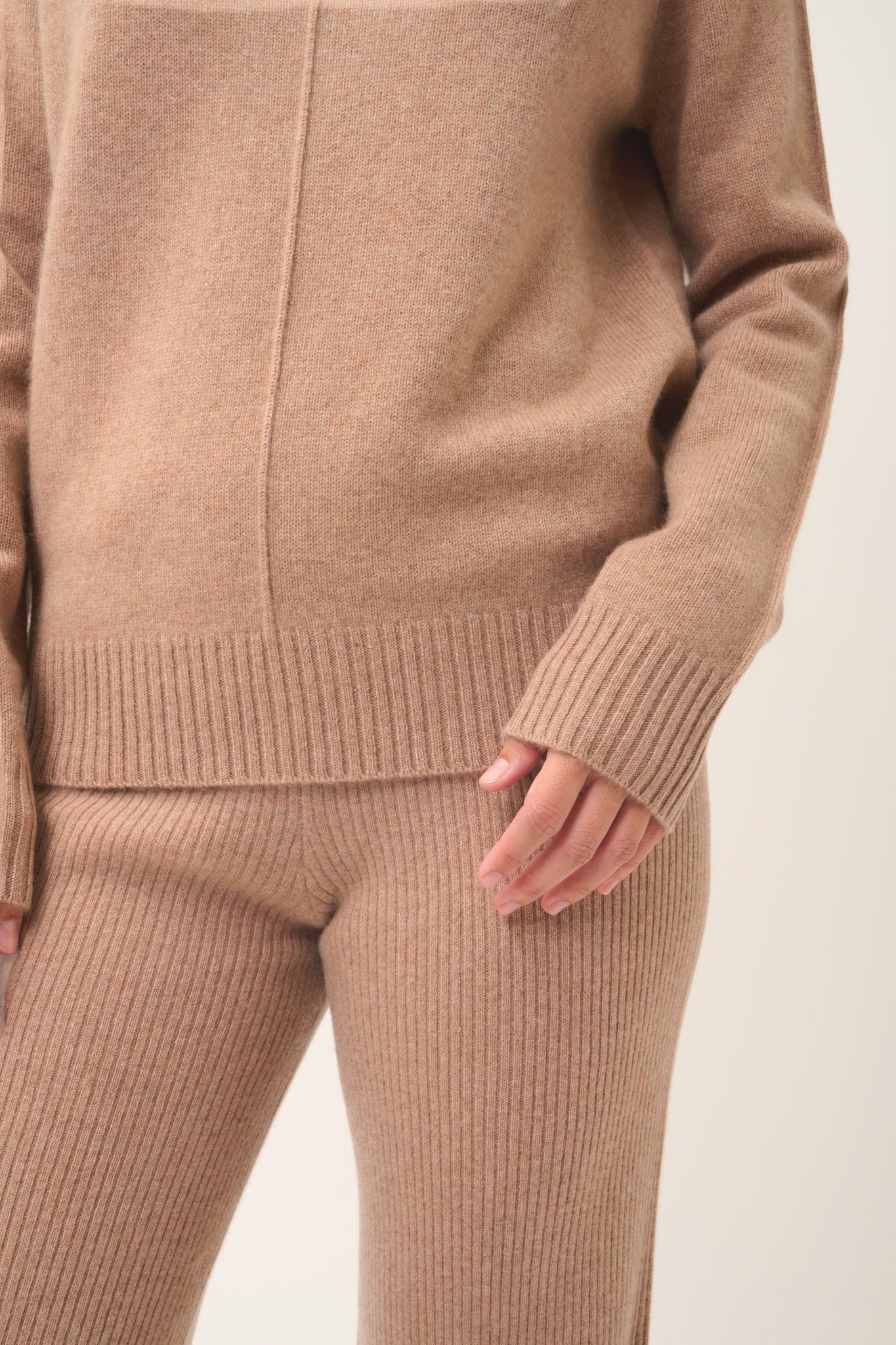 EMMA round-neck sweater camel mottled