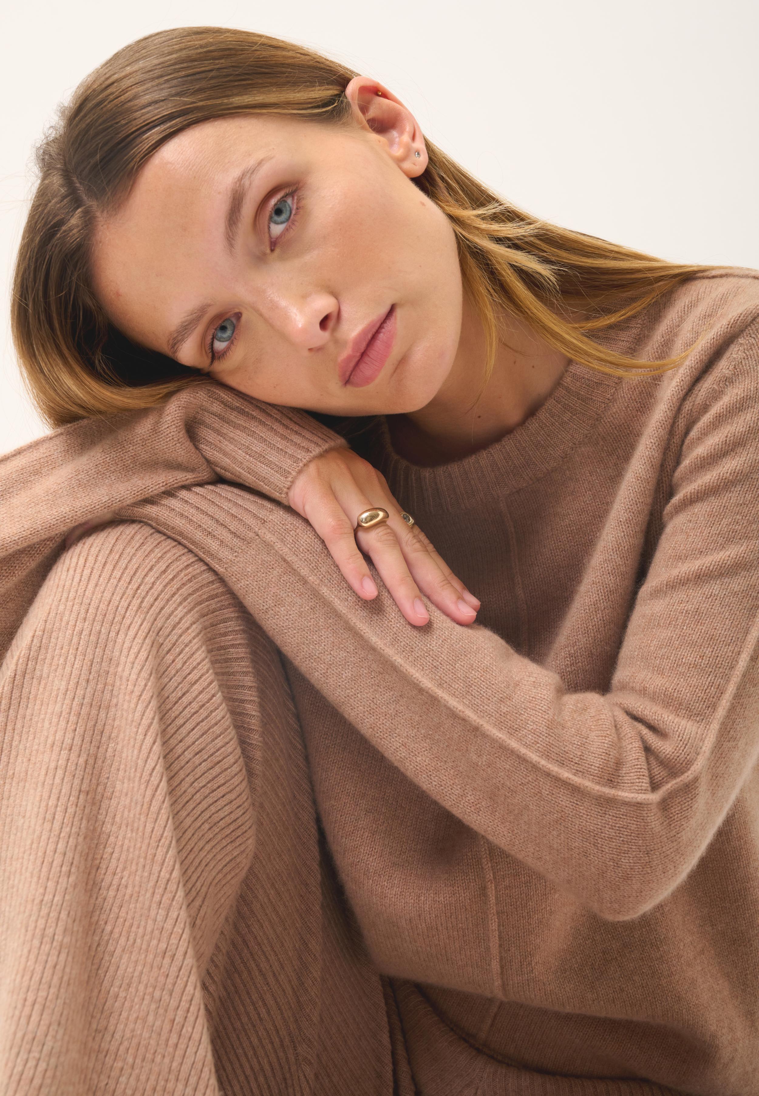 EMMA round-neck sweater camel mottled
