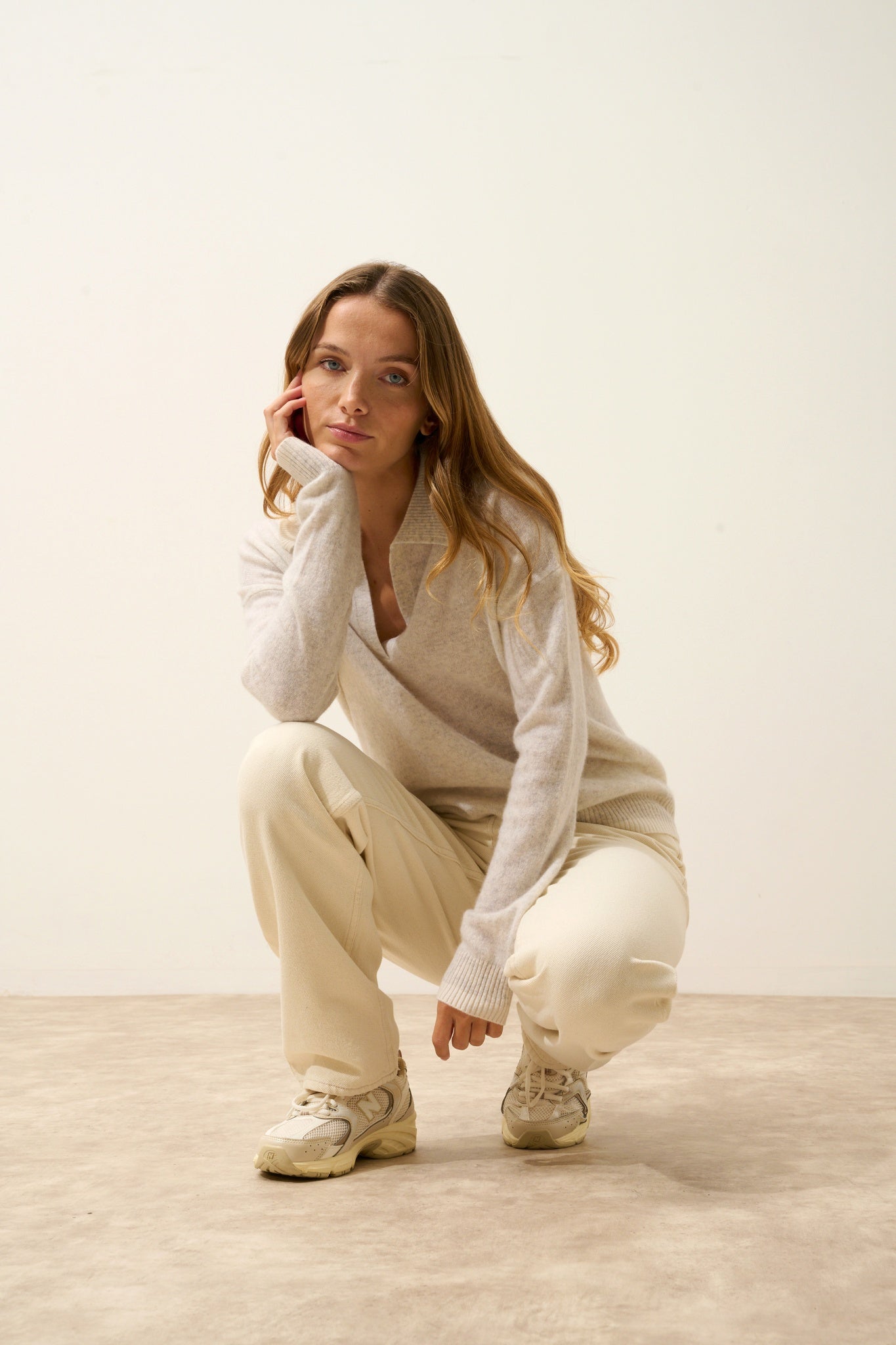 ÉOLIANE two-tone pearl gray/ivory polo shirt with crossover collar