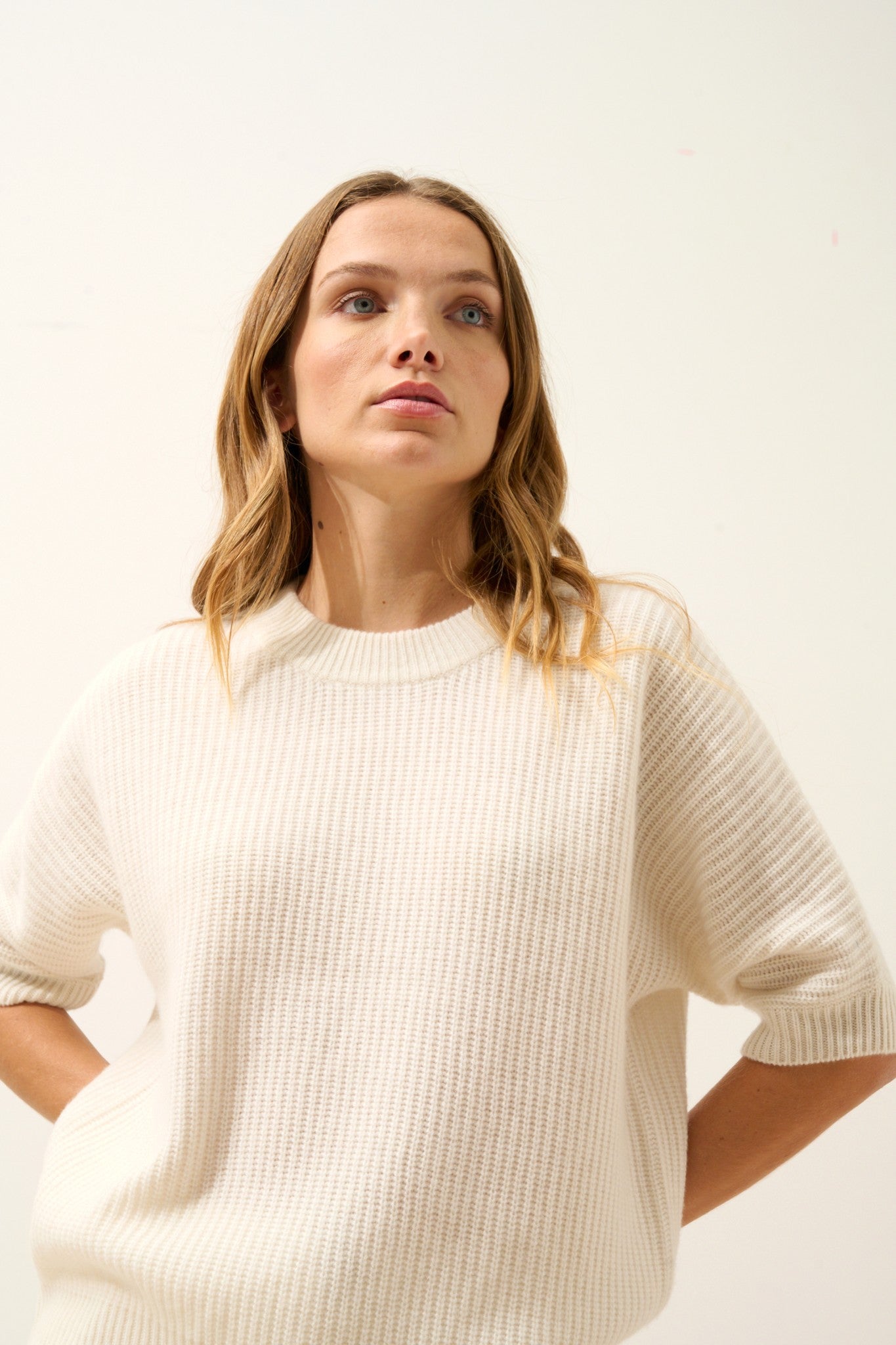 érina t-shirt col bateau chauve souris 4 fils ivoire 100% cachemire