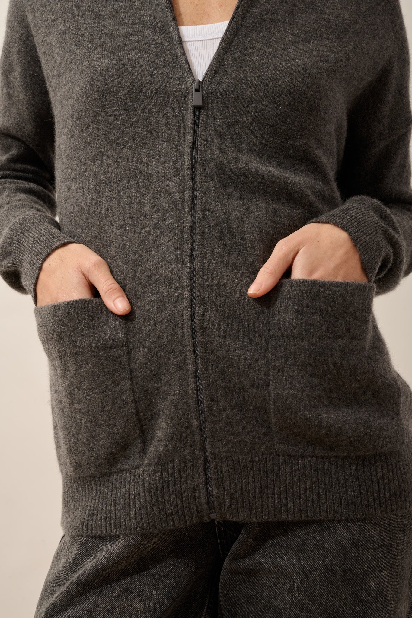 ERVIE gilet zippé col mao anthracite chiné