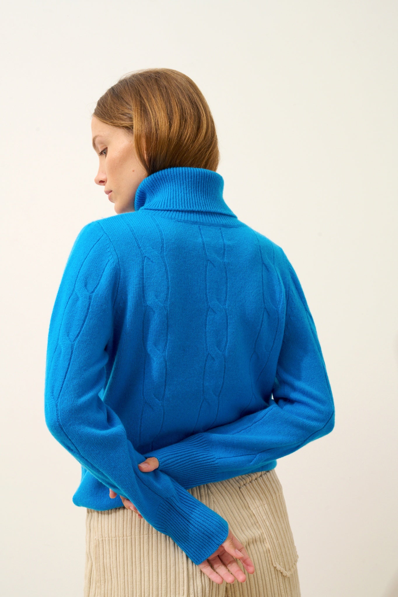 ESTELLE pull col roulé azur