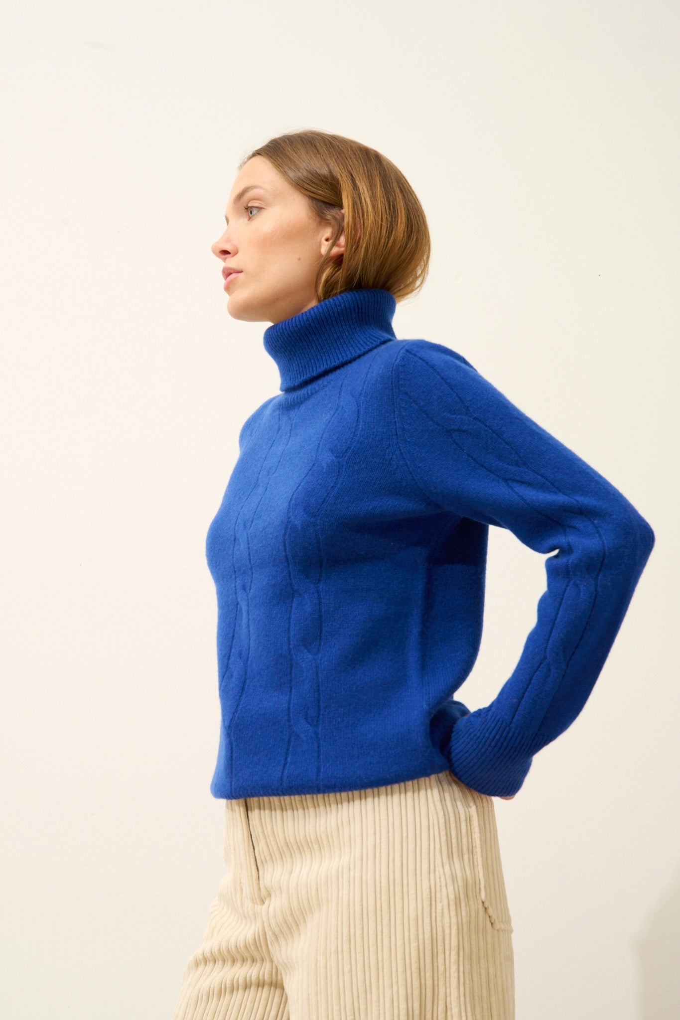 ESTELLE pull col roulé outremer