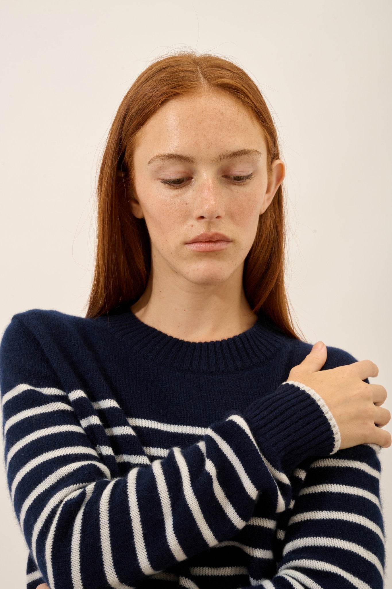 fiora pull col rond 4 fils bi-color navy/ivoire 100% cachemire