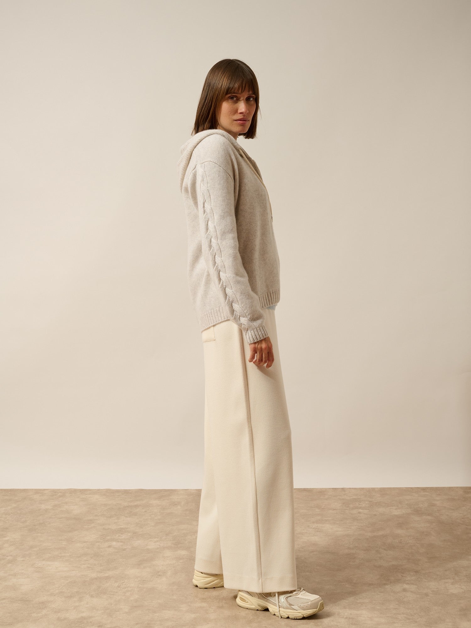 genevieve gilet col v 6 fils gris perle chiné