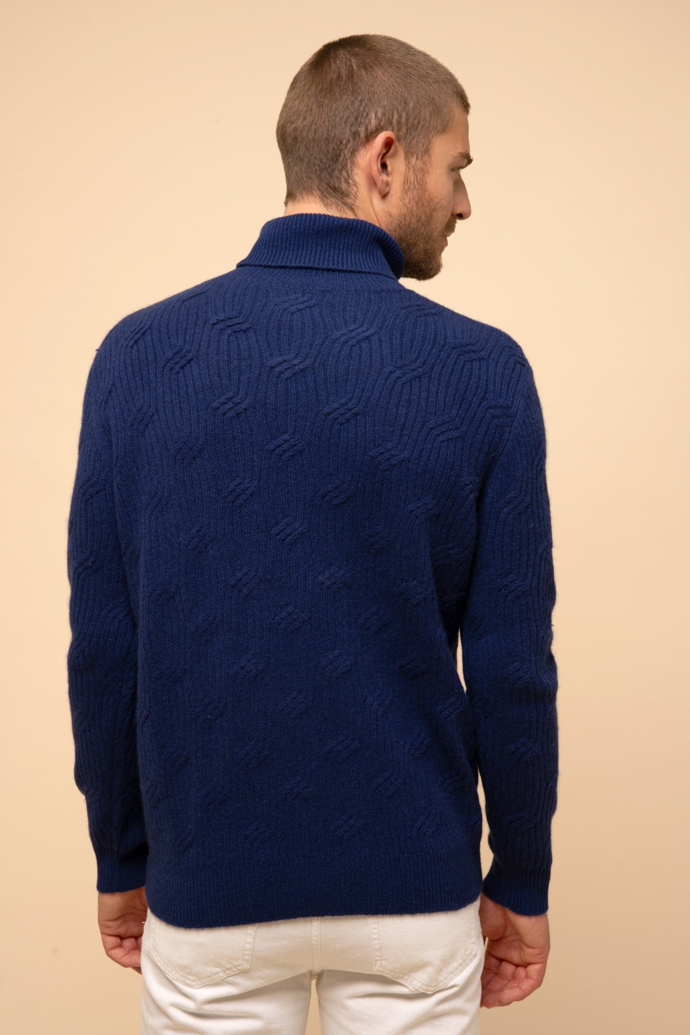 GOBA pull col roulé minuit