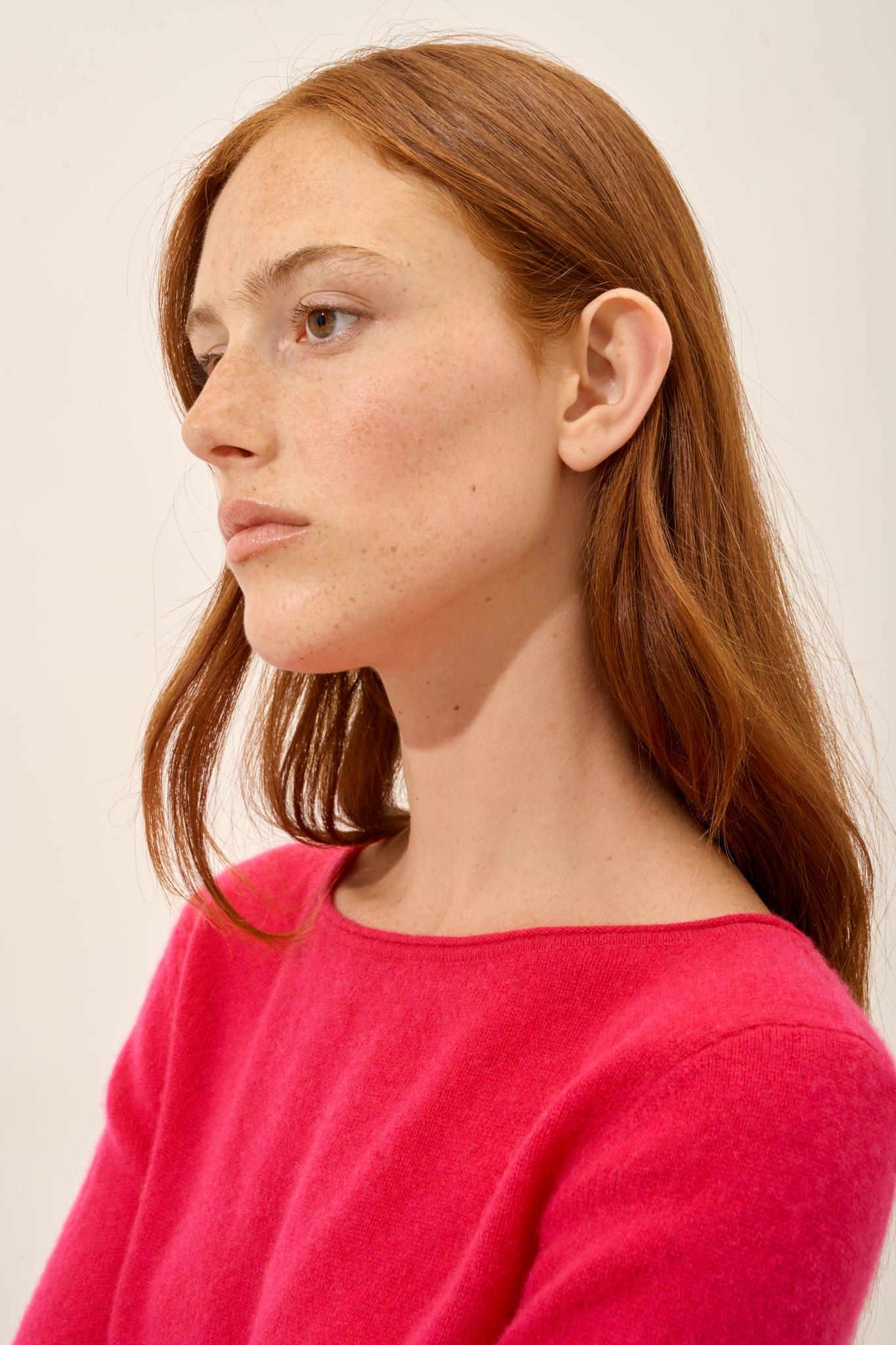 GRACE fuchsia boat-neck sweater