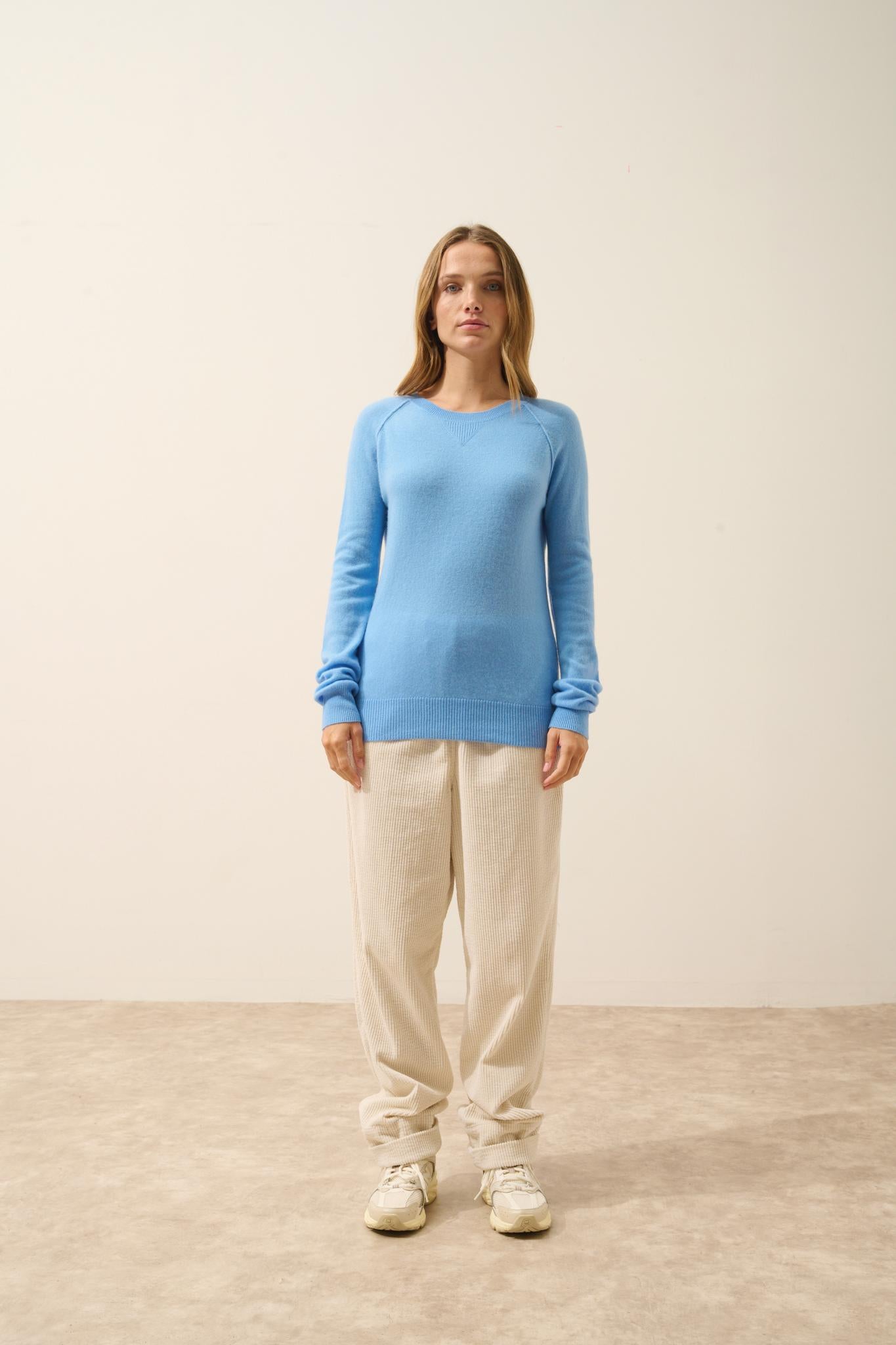 HELEN round-neck sweater baby blue