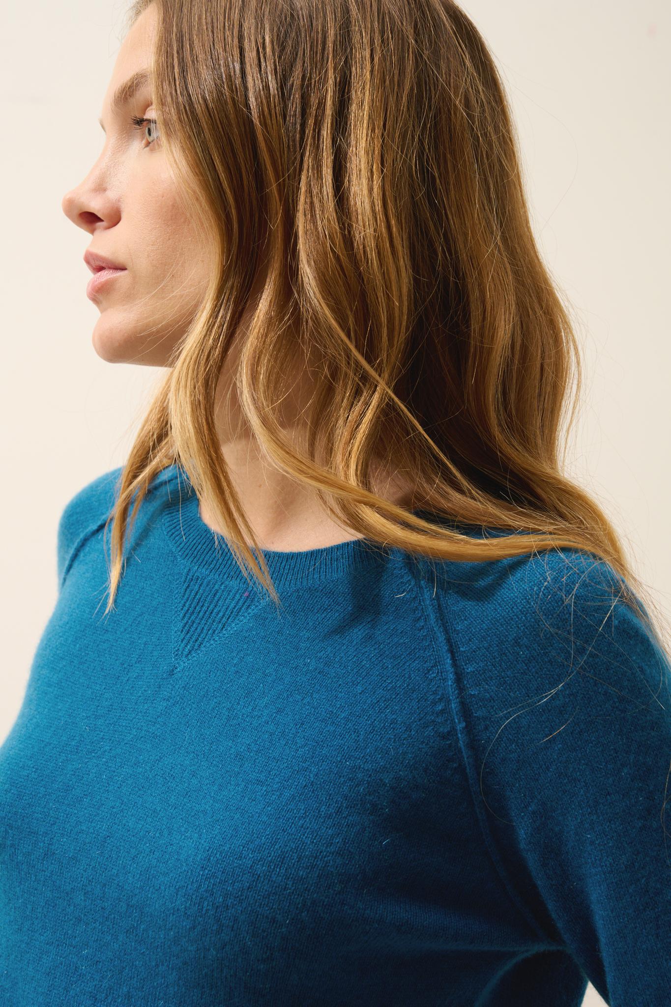 HELEN round-neck peacock sweater