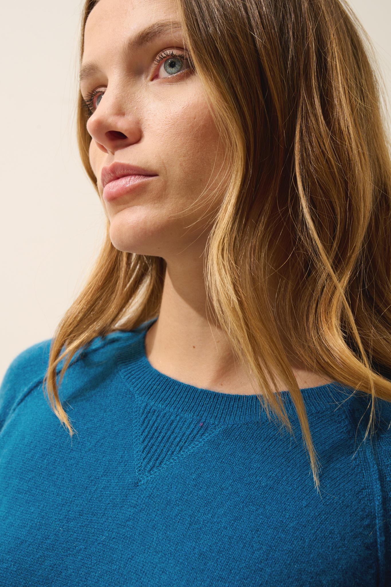 HELEN round-neck peacock sweater