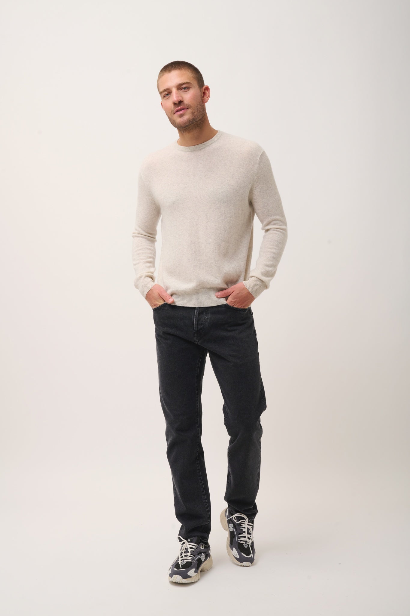 HOWARD round-neck sweater pearl gray mottled