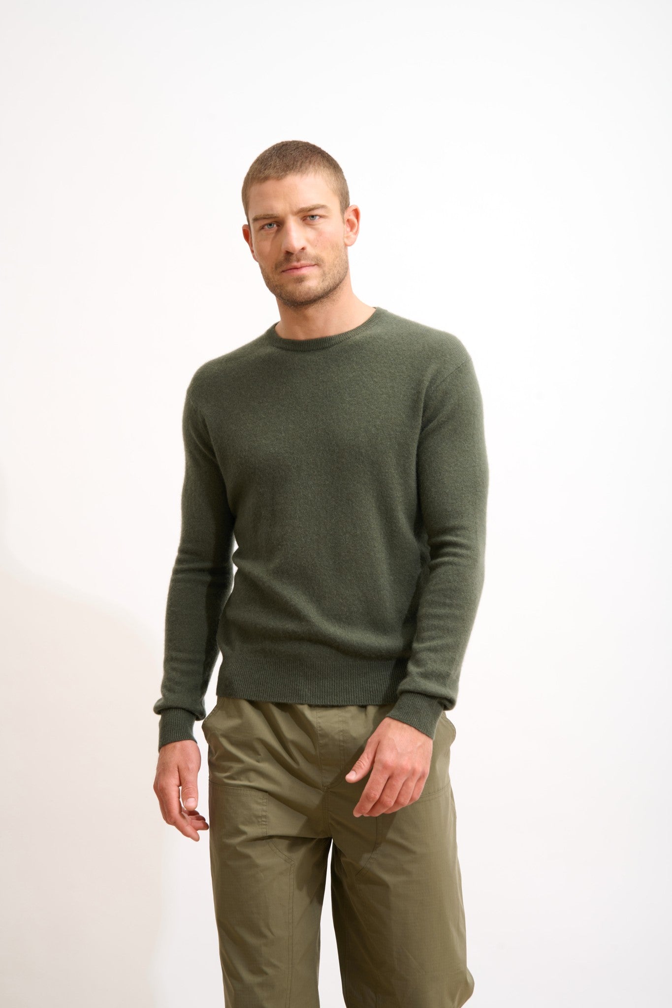 howard pull col rond kaki