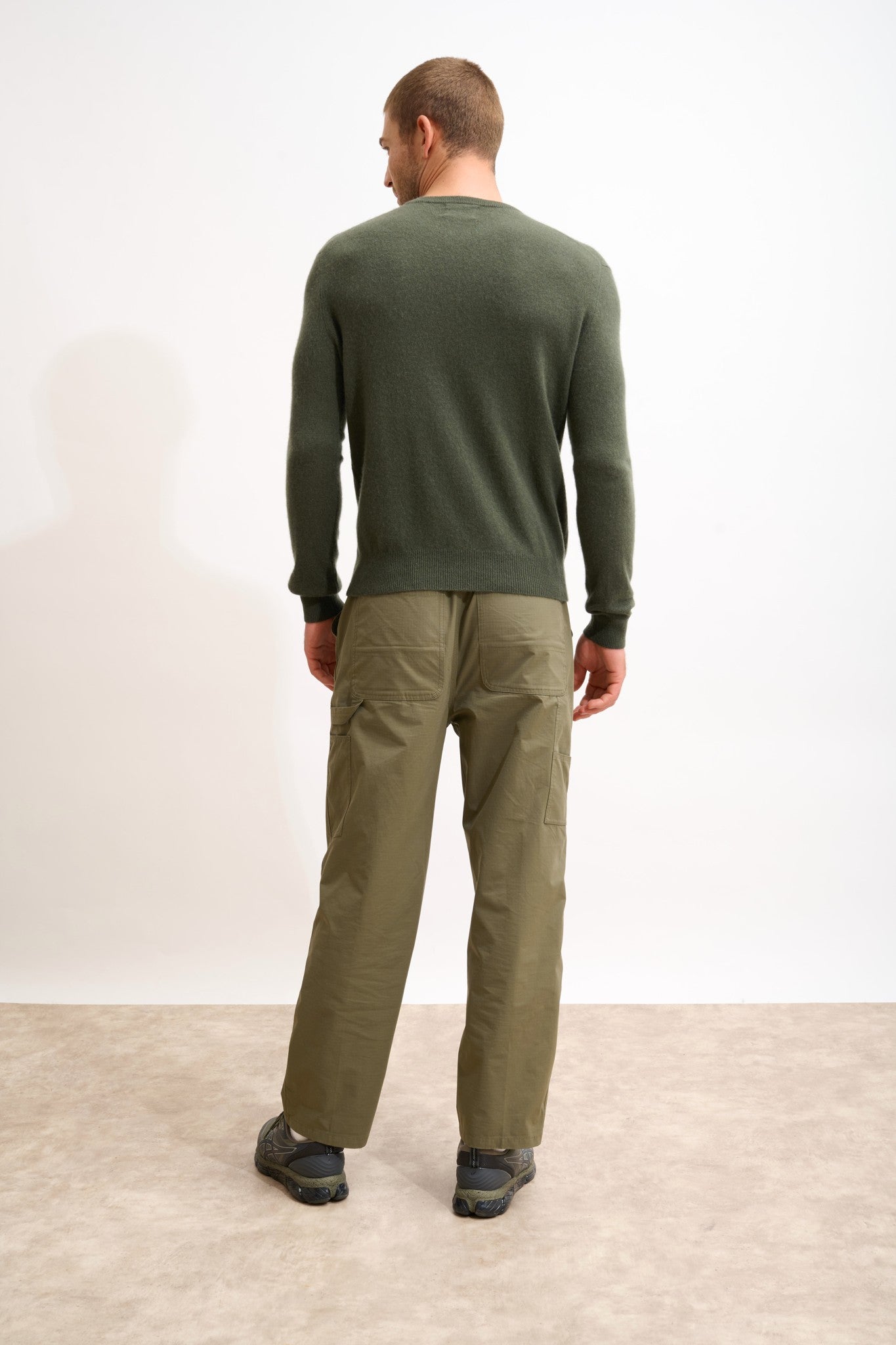 howard pull col rond kaki