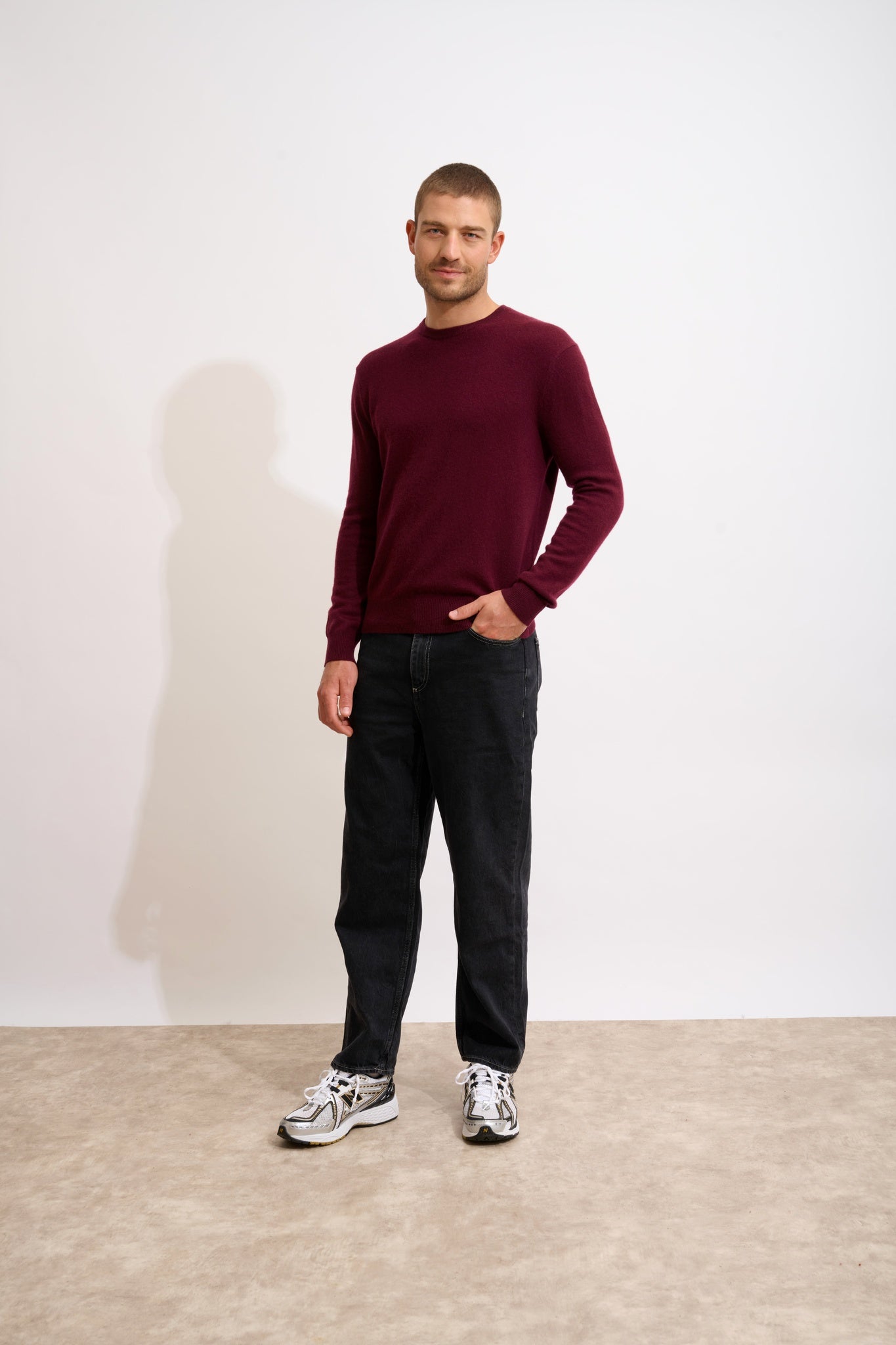 HOWARD round neck sweater in blackberry