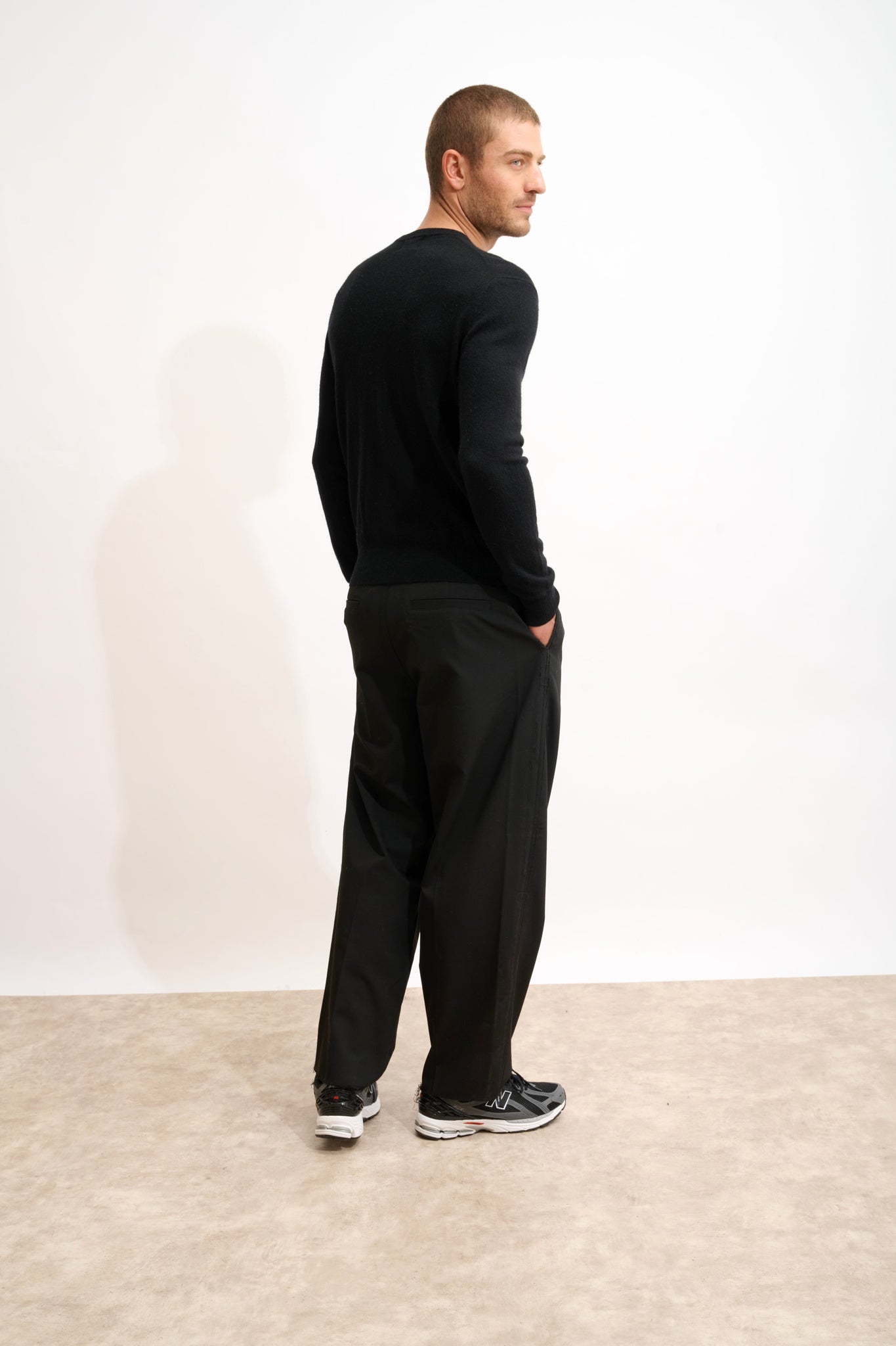 HOWARD pull col rond noir