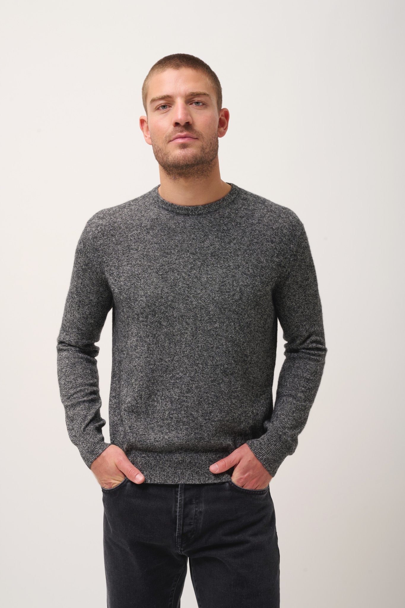 howard pull col rond noir/blanc