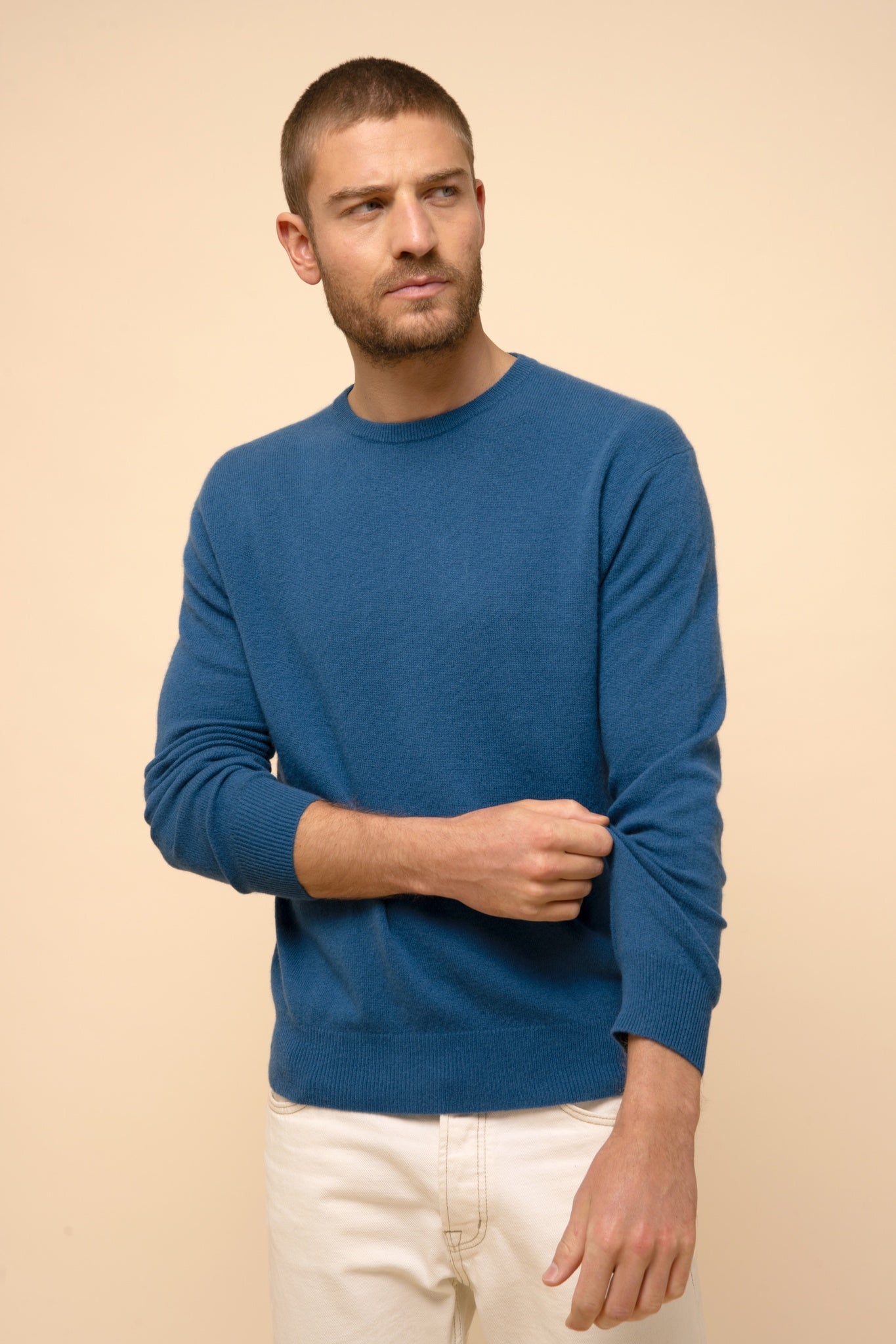 HOWARD peacock round neck sweater