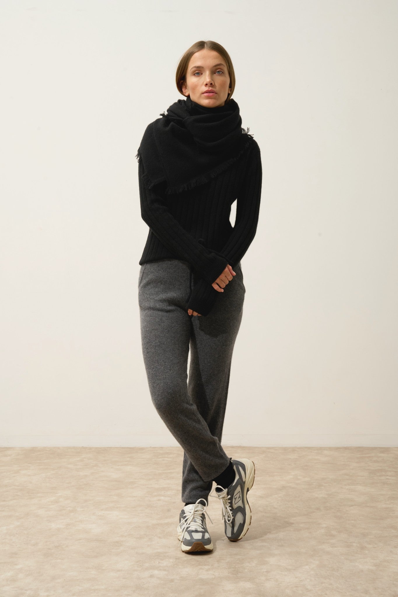 huacho écharpe carrée noir 100% cachemire