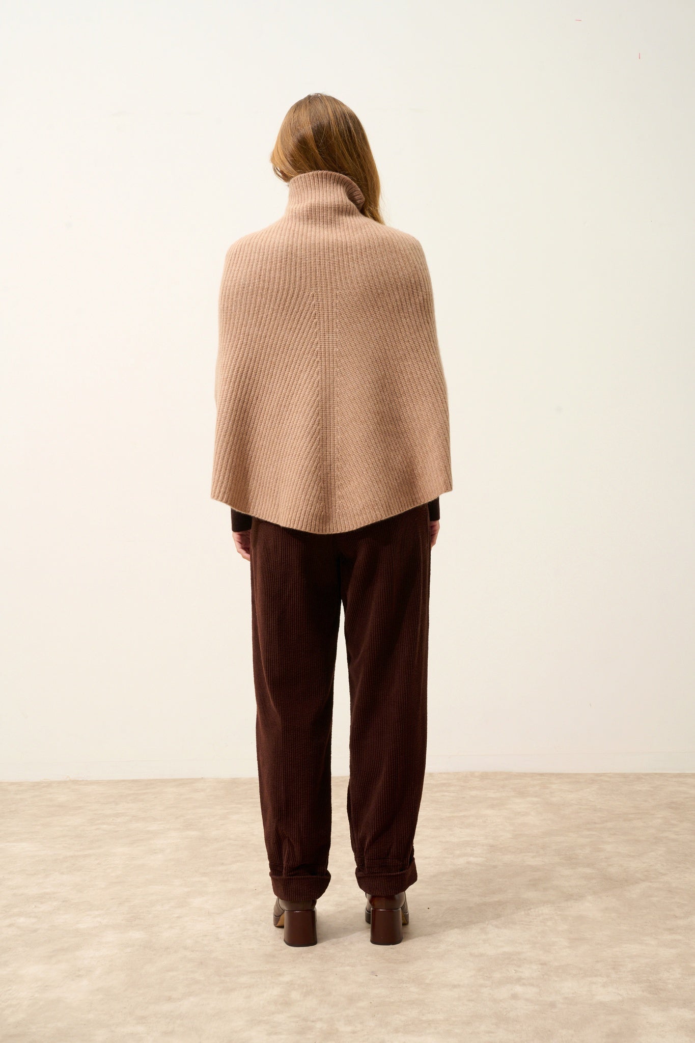 HUARAZ cape stand-up collar camel mottled