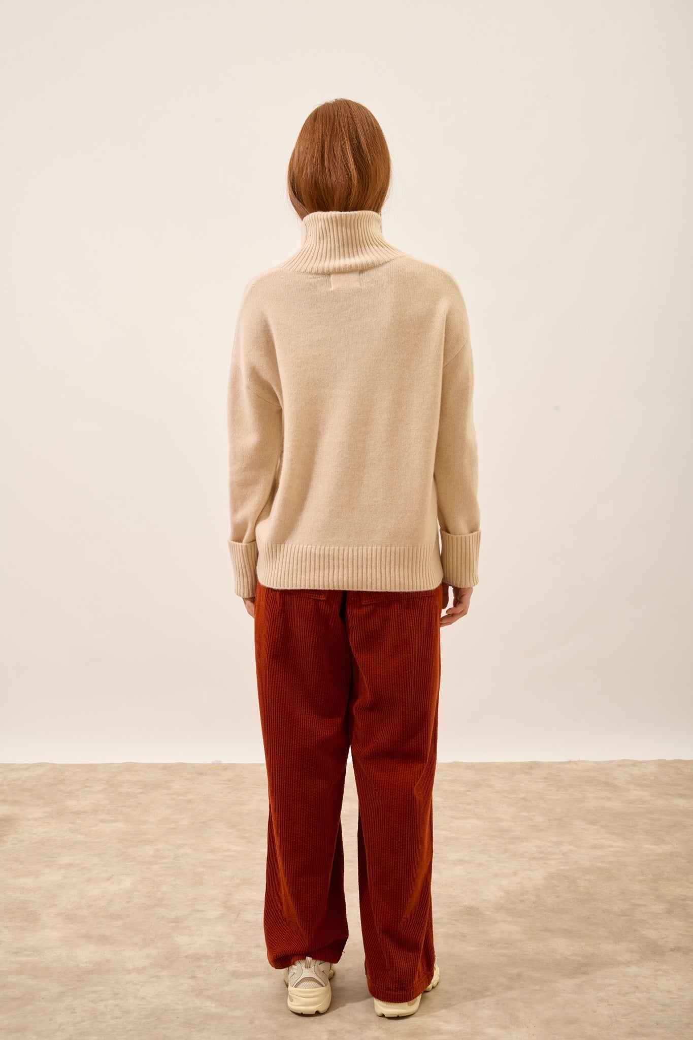 ILONA pull col roulé sable