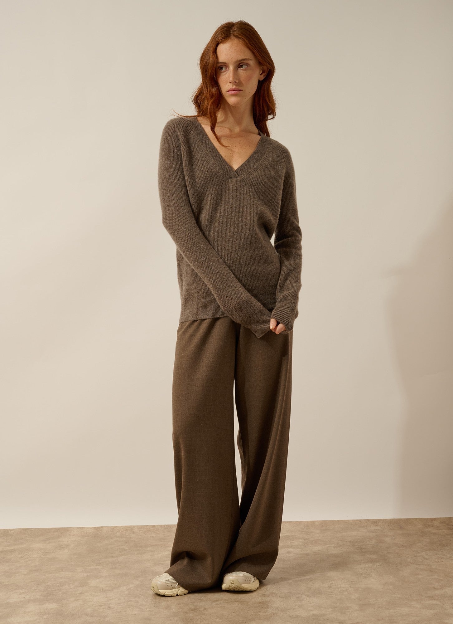 isalune pull col v taupe chiné