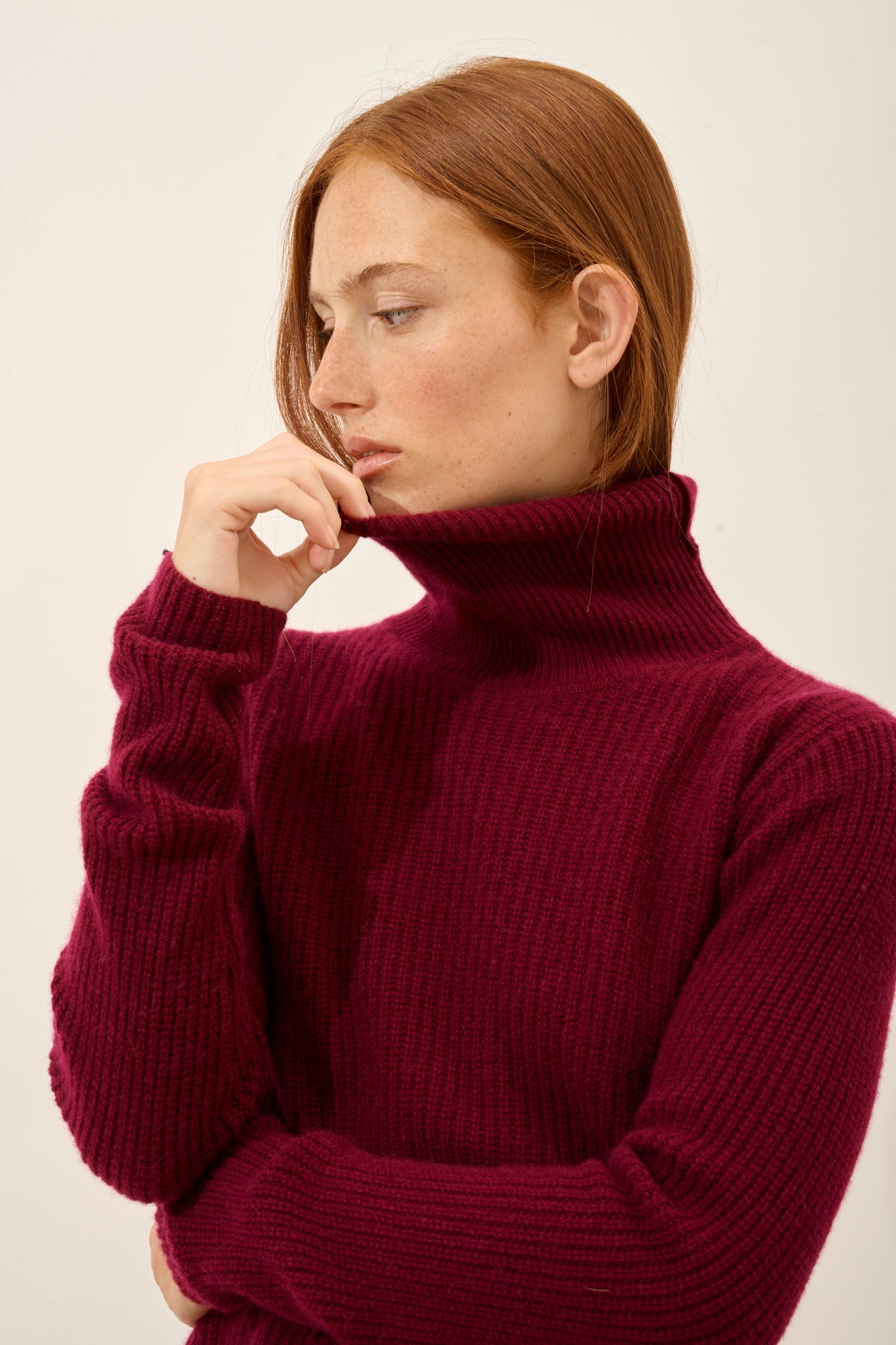 ISOLDE pull col roulé 4 fils bordeaux
