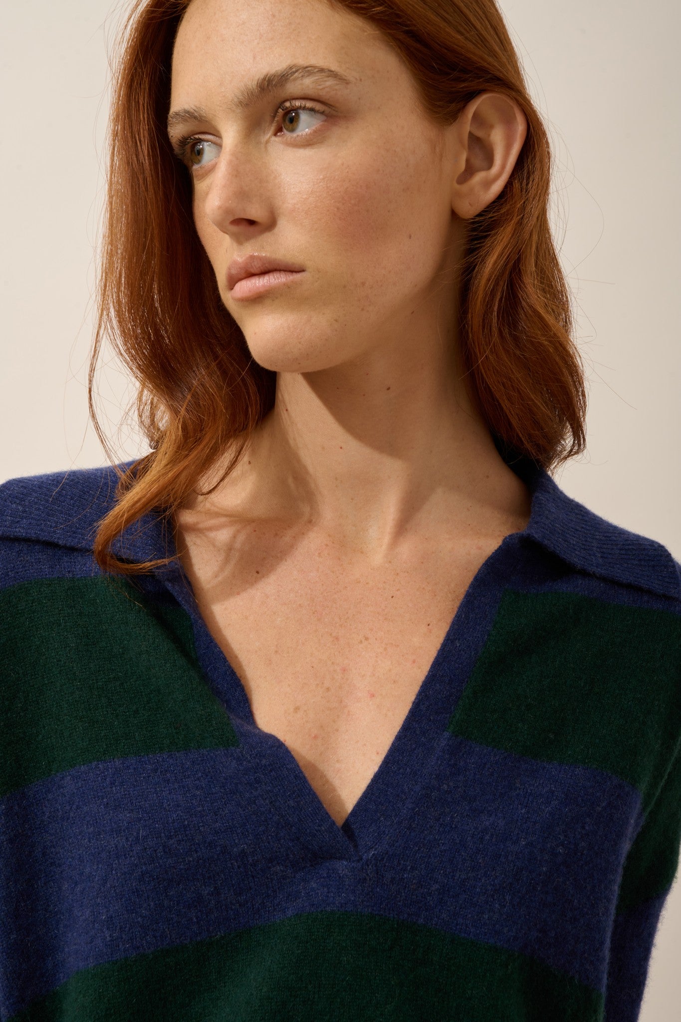 ivana polo col v croisé bi-color bleu nuit/cyprès